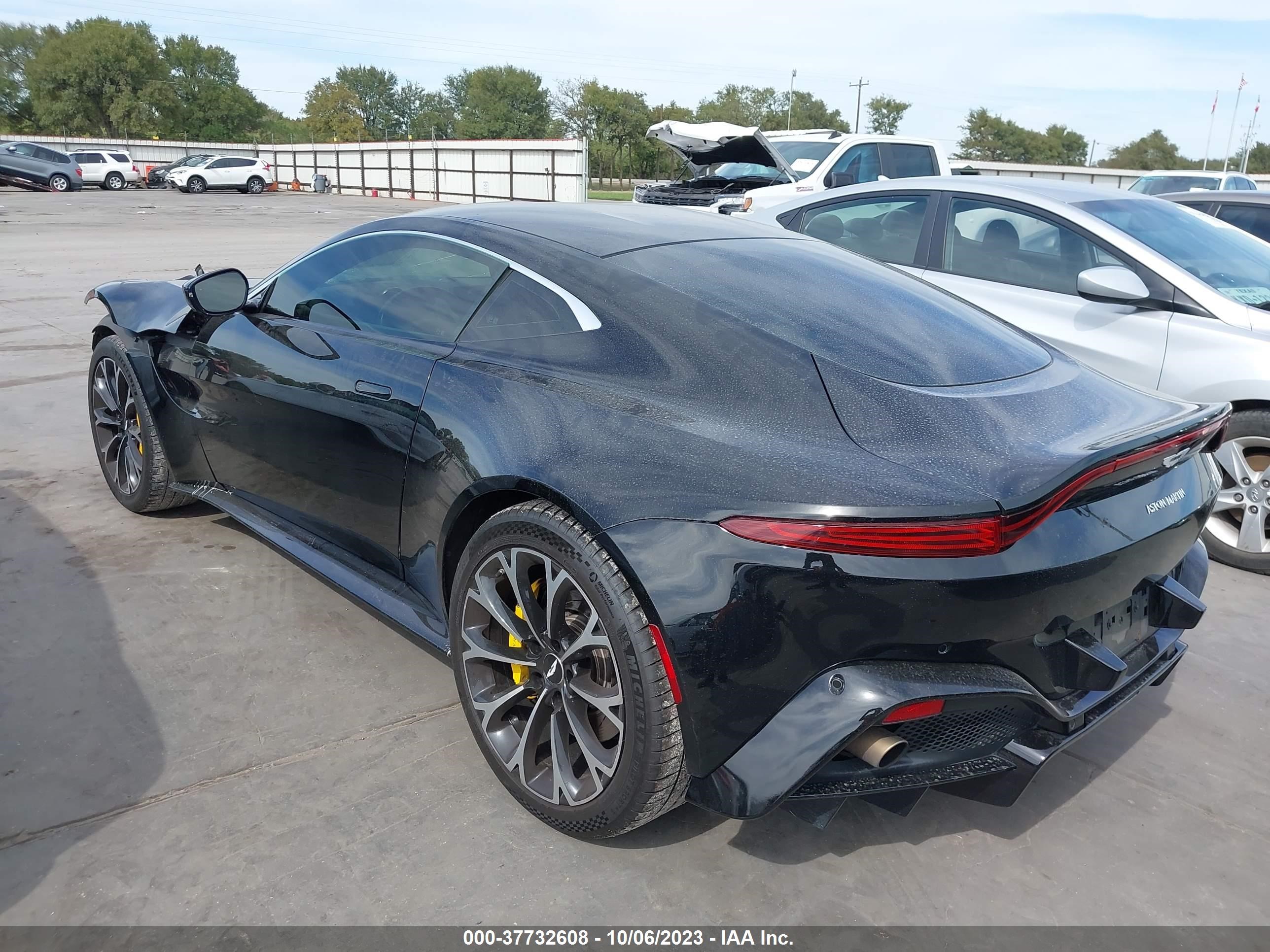 Photo 2 VIN: SCFSMGAW2KGN00259 - ASTON MARTIN VANTAGE 