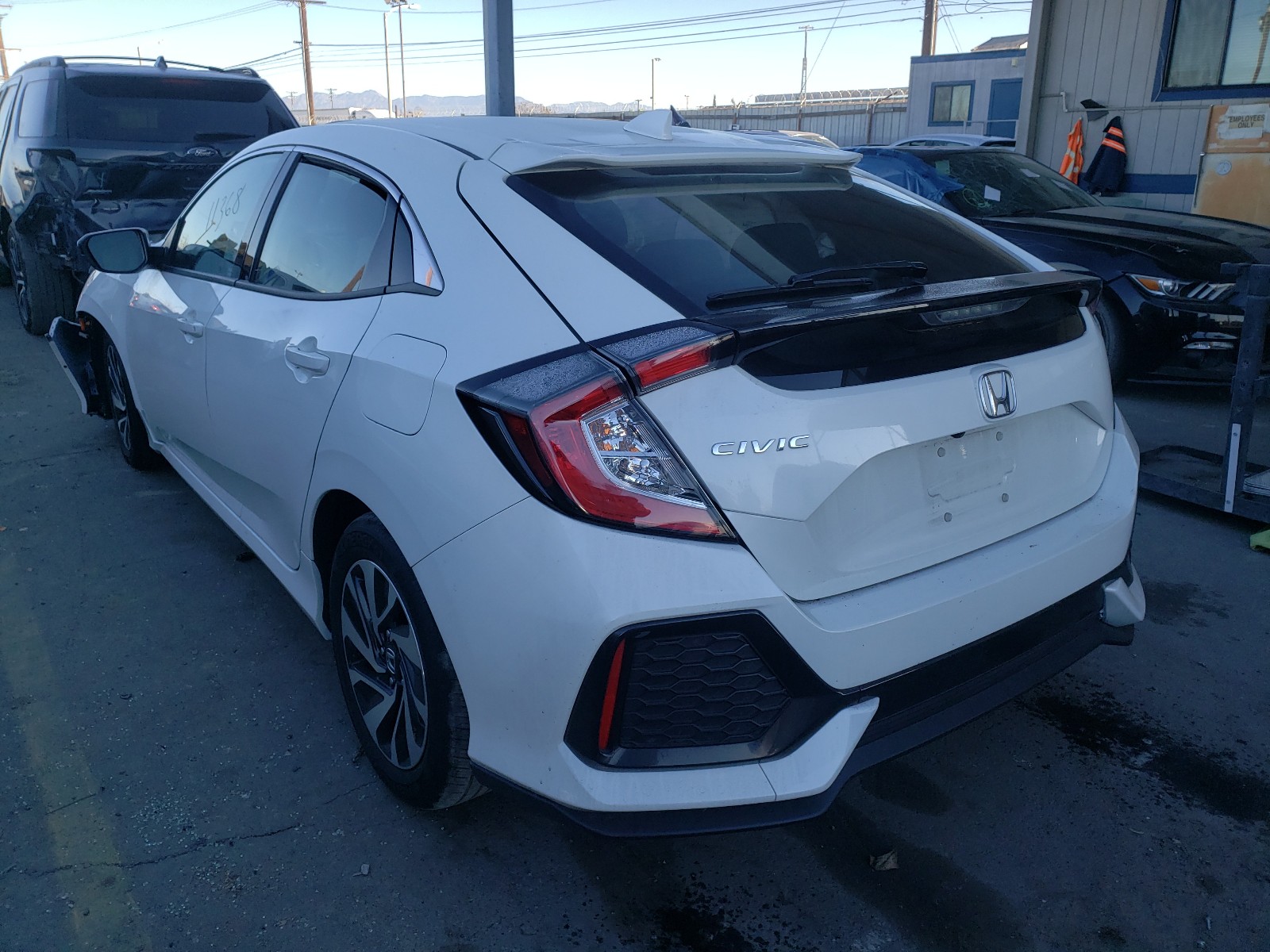 Photo 2 VIN: SHHFK7H27JU424795 - HONDA CIVIC LX 