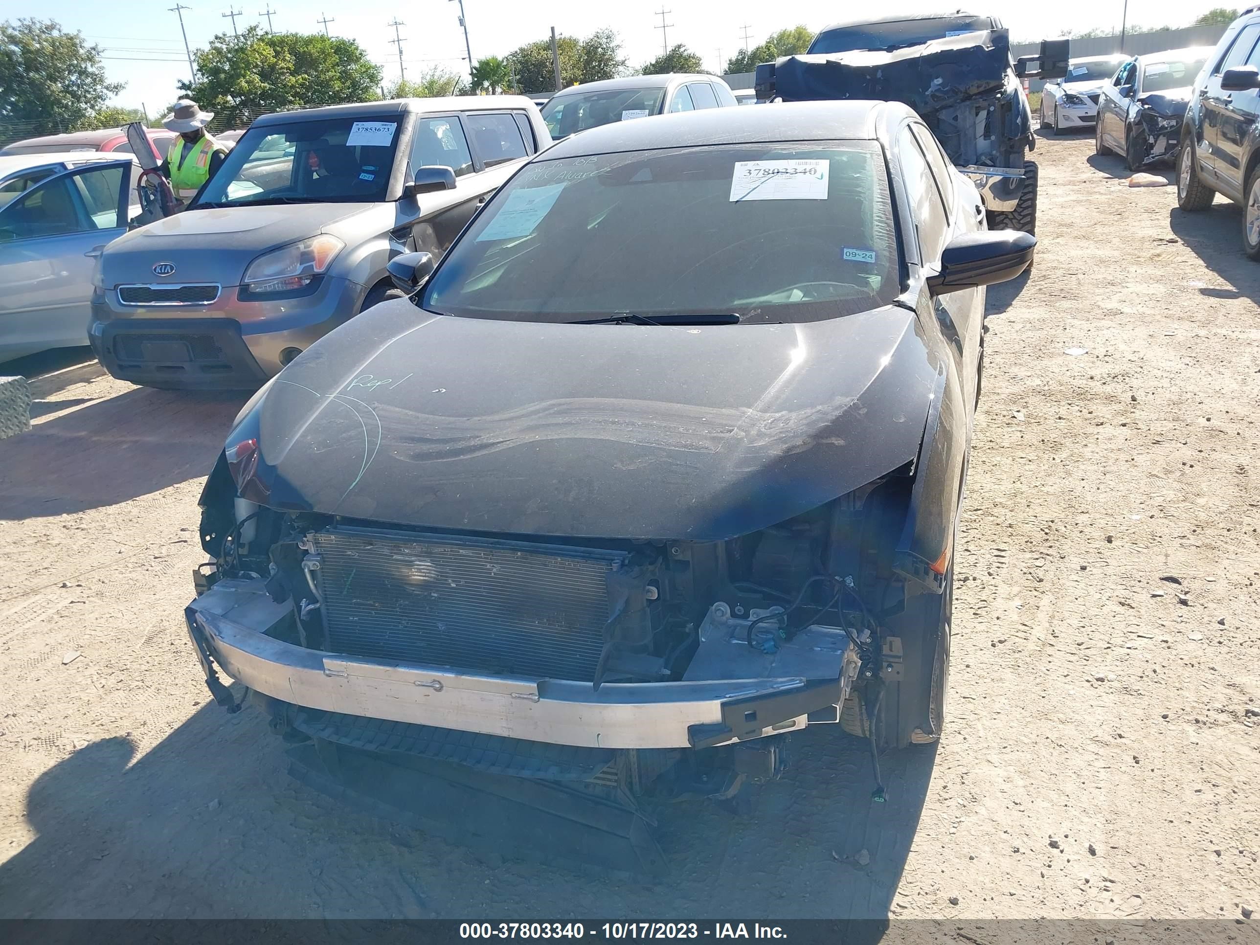 Photo 11 VIN: SHHFK7H45MU215657 - HONDA CIVIC 