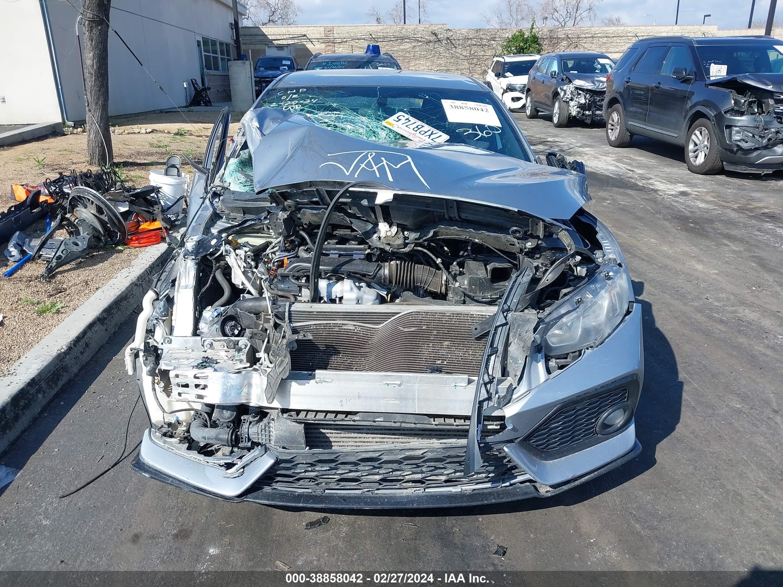 Photo 11 VIN: SHHFK7H47HU415915 - HONDA CIVIC 