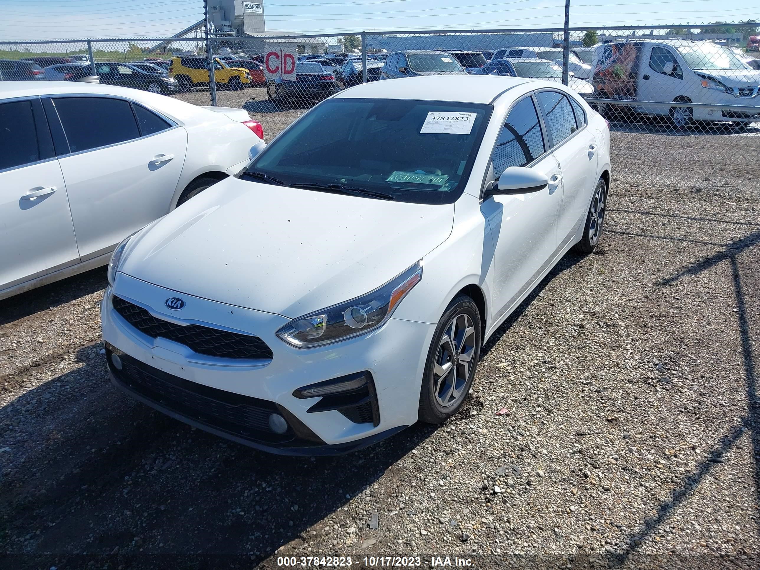 Photo 1 VIN: SHHFK7H57HU227291 - KIA FORTE 