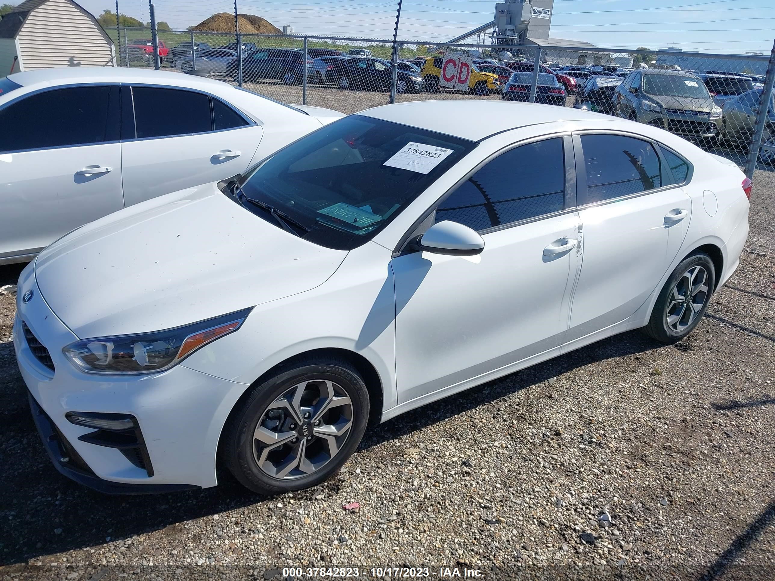 Photo 13 VIN: SHHFK7H57HU227291 - KIA FORTE 