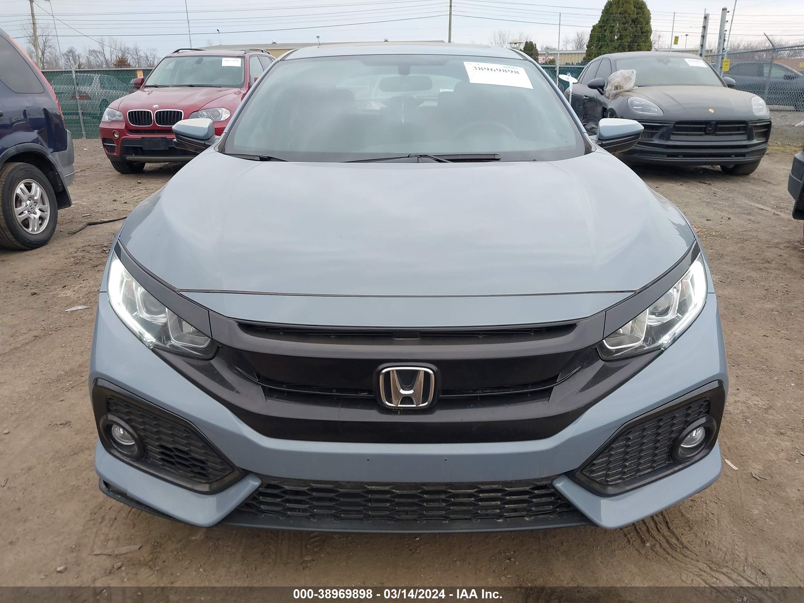 Photo 11 VIN: SHHFK7H57JU209217 - HONDA CIVIC 