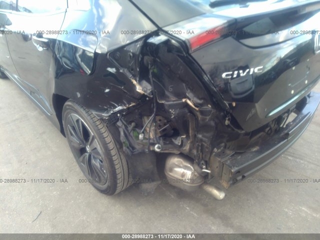 Photo 5 VIN: SHHFK7H5XHU209870 - HONDA CIVIC HATCHBACK 