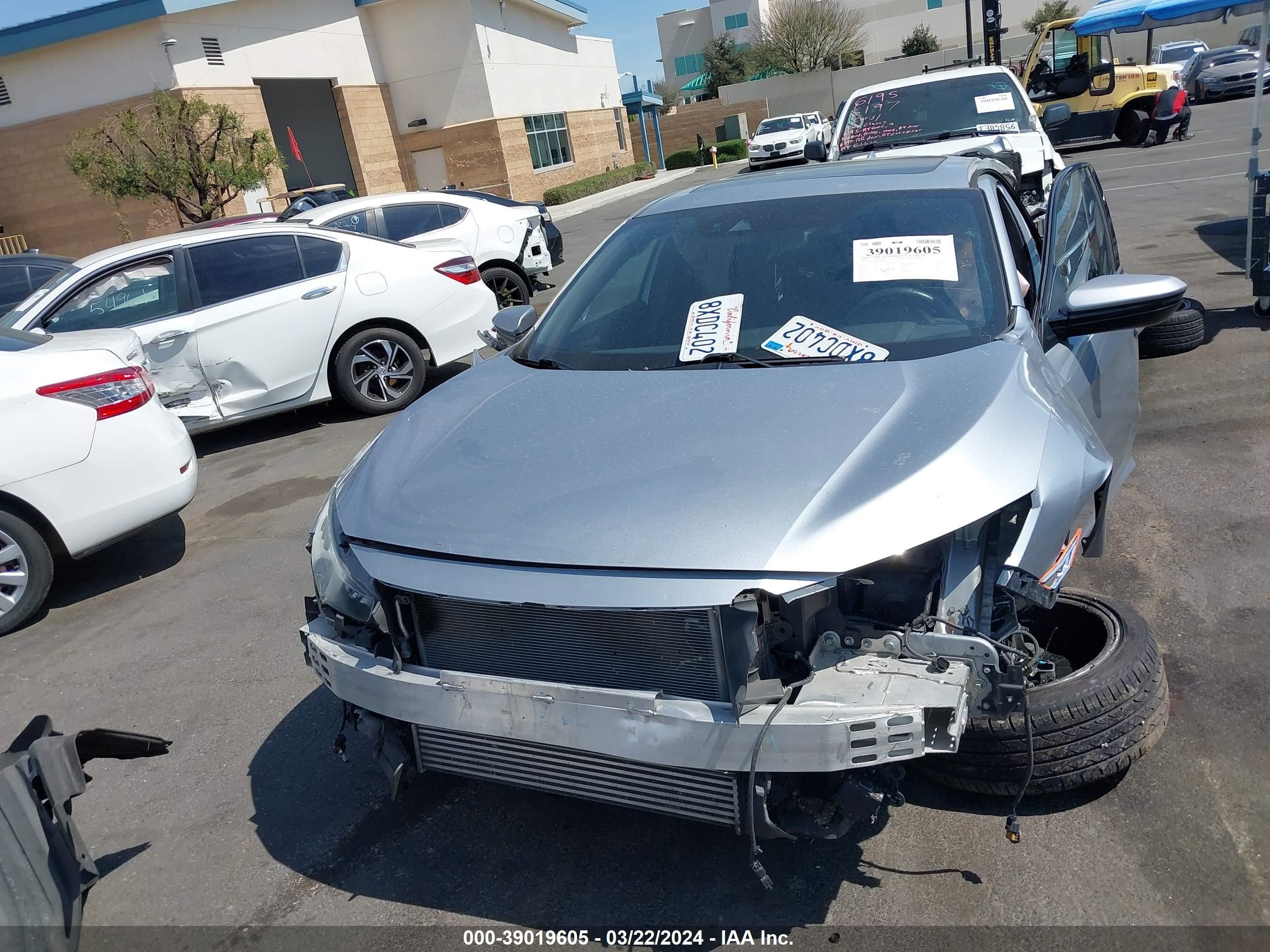 Photo 11 VIN: SHHFK7H90JU411559 - HONDA CIVIC 