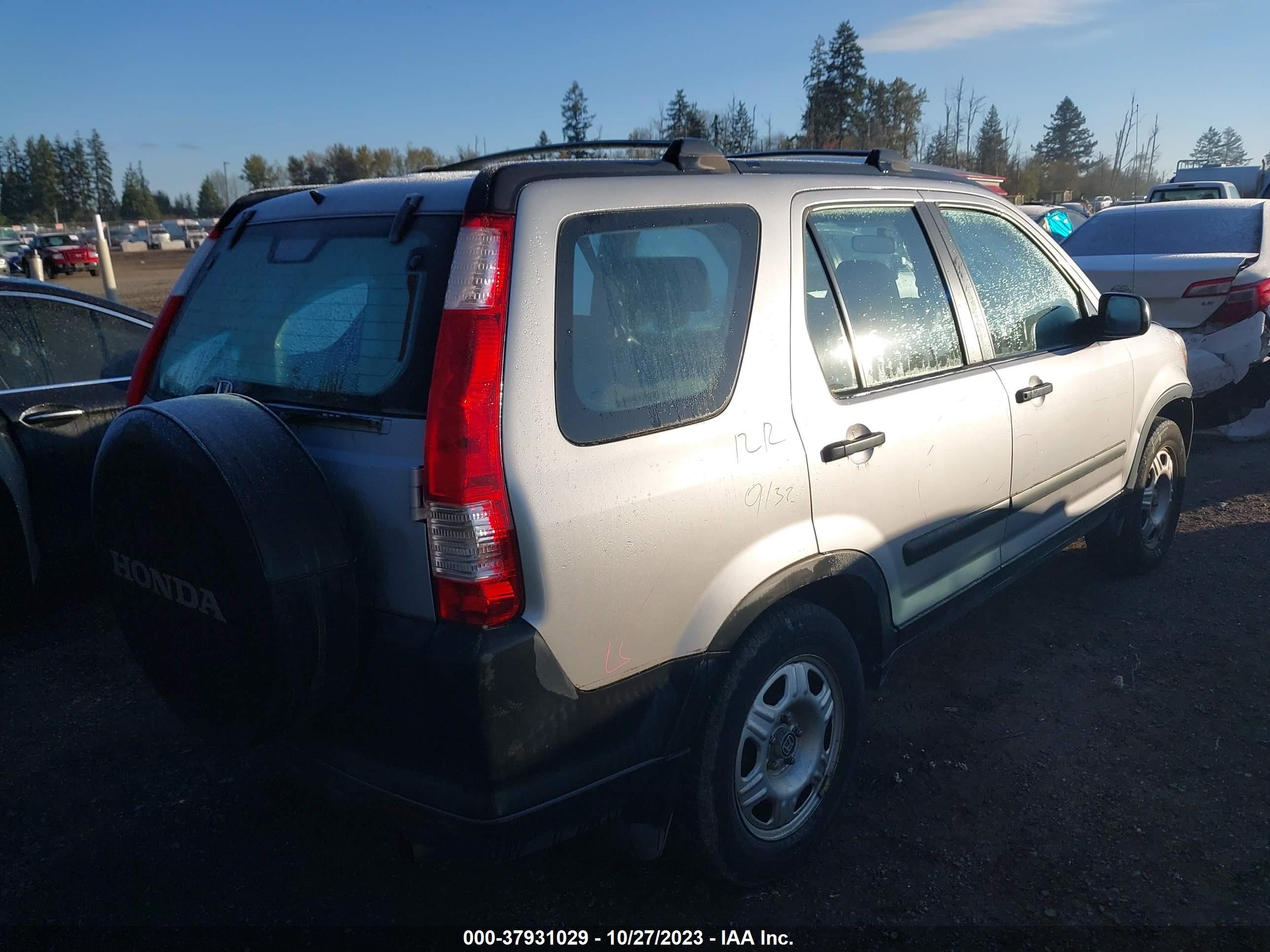 Photo 3 VIN: SHSRD68515U302025 - HONDA CR-V 