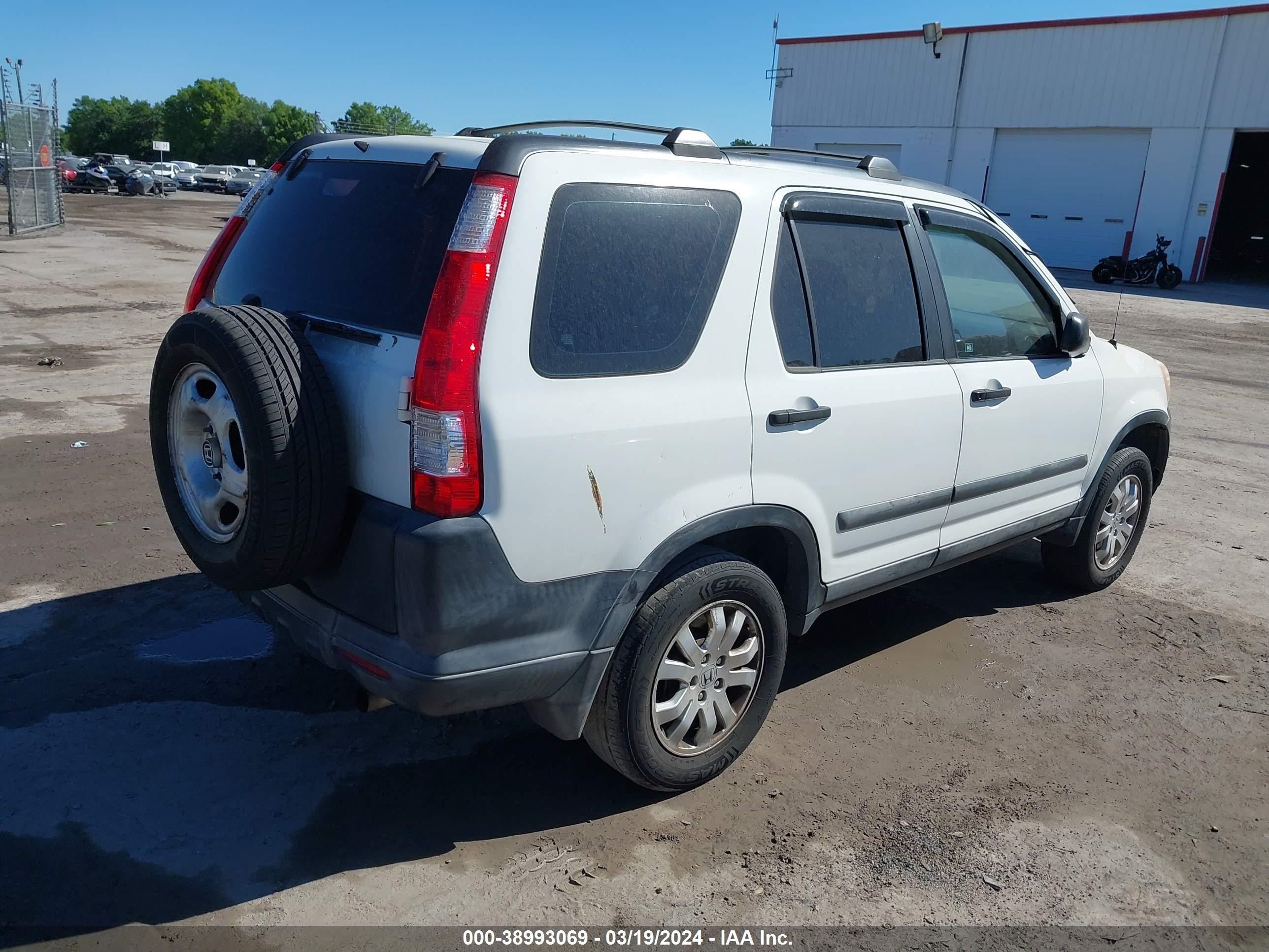 Photo 3 VIN: SHSRD68535U305590 - HONDA CR-V 