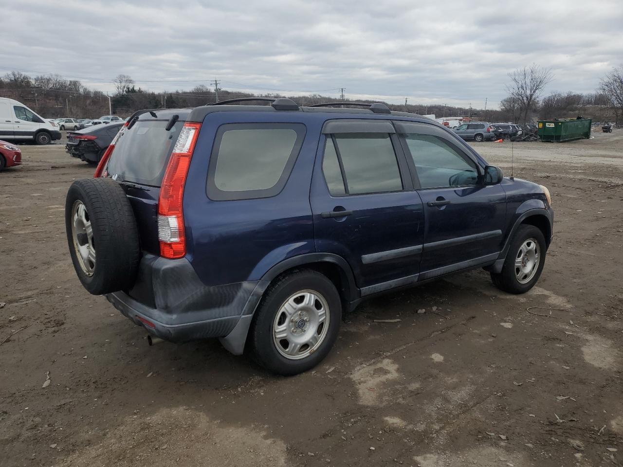 Photo 2 VIN: SHSRD685X5U305702 - HONDA CR-V 