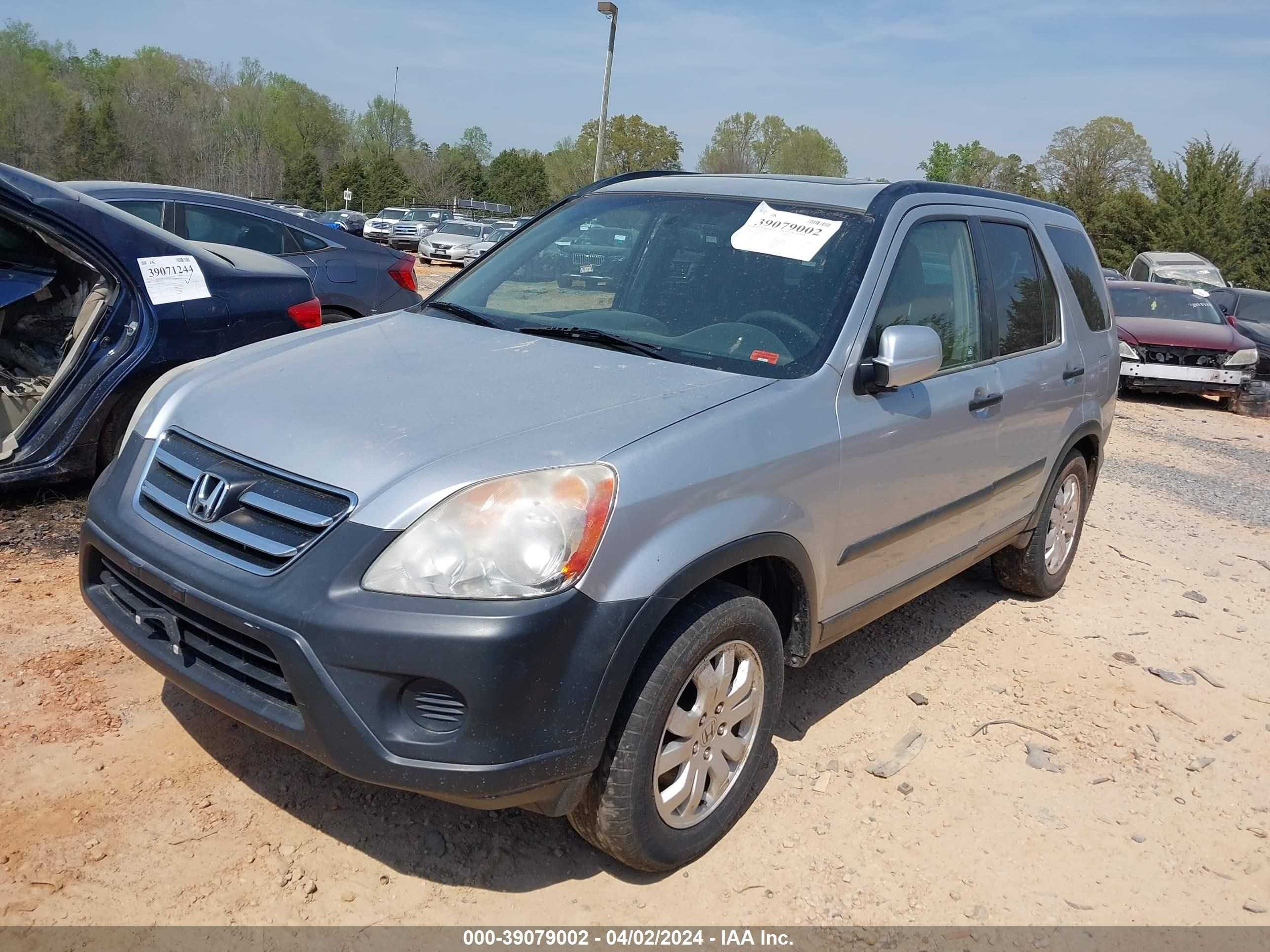 Photo 1 VIN: SHSRD778X6U433635 - HONDA CR-V 