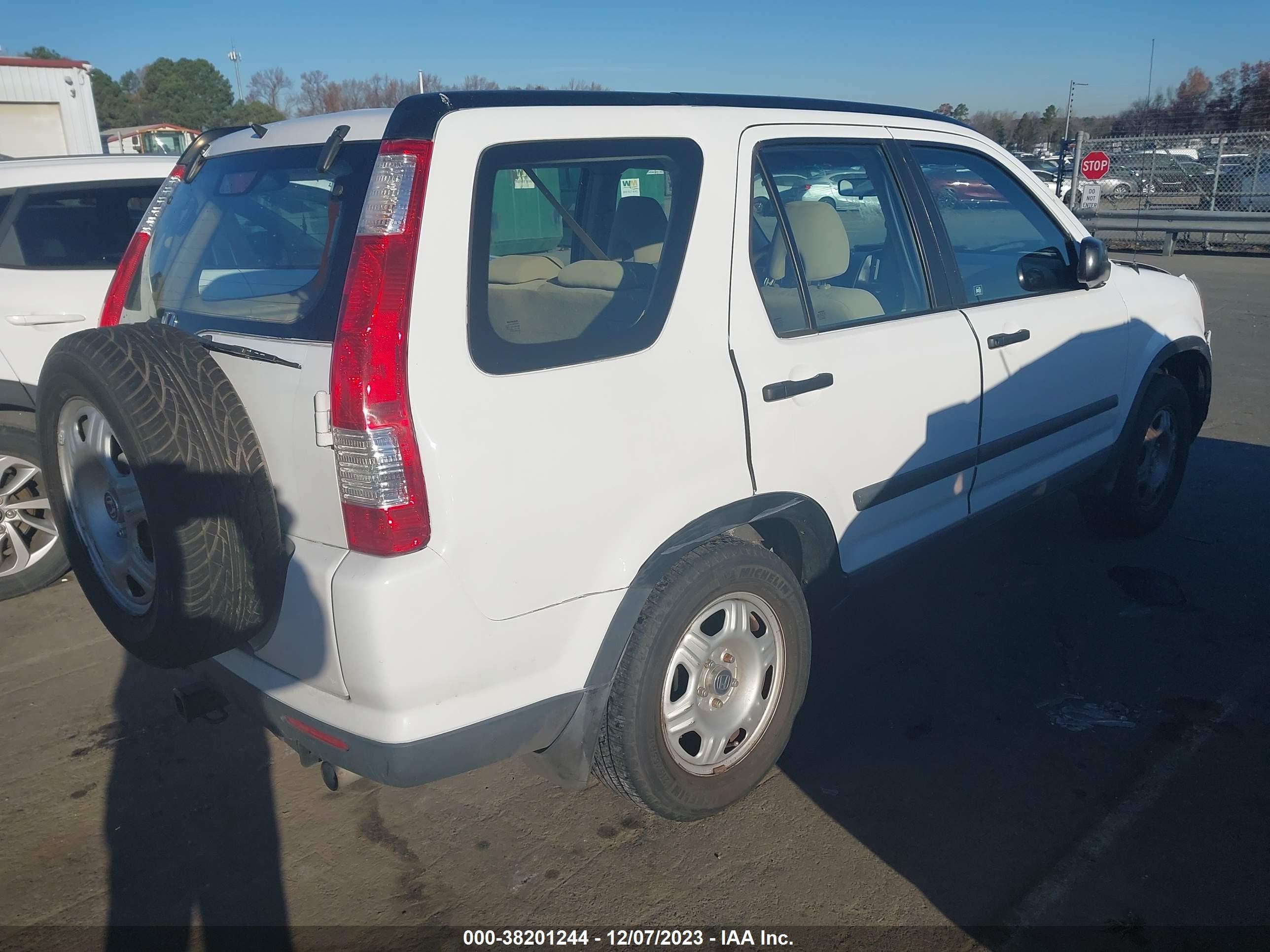 Photo 3 VIN: SHSRD78506U436404 - HONDA CR-V 