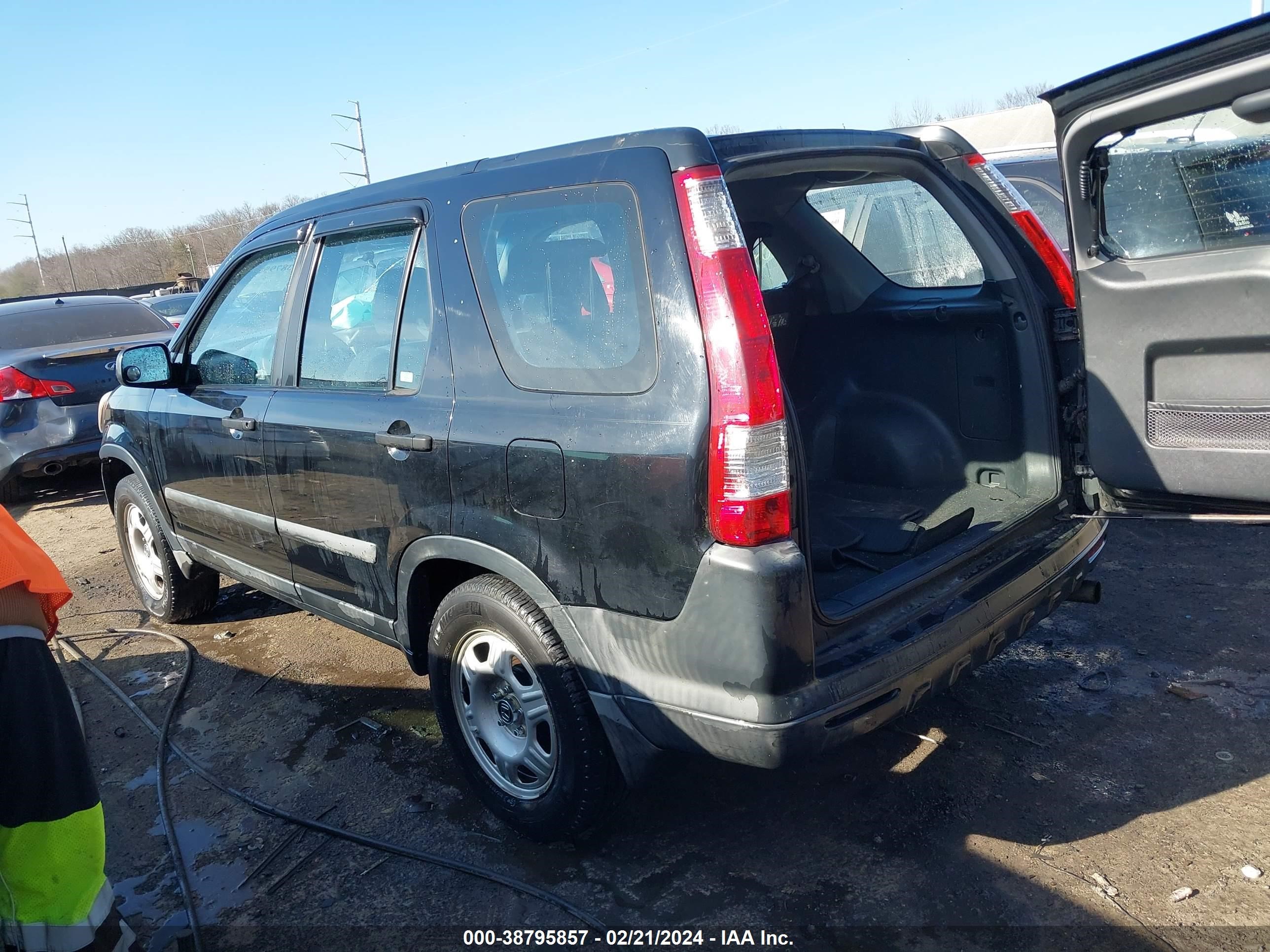 Photo 2 VIN: SHSRD78595U323355 - HONDA CR-V 