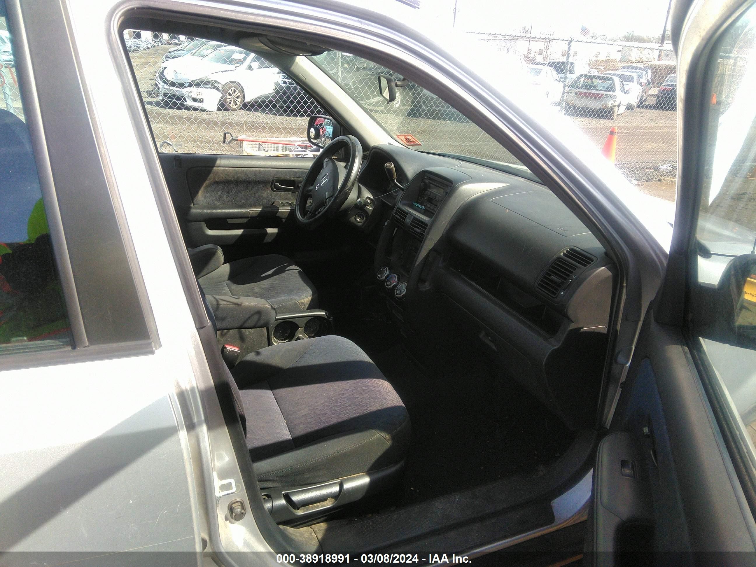 Photo 4 VIN: SHSRD785X6U437673 - HONDA CR-V 