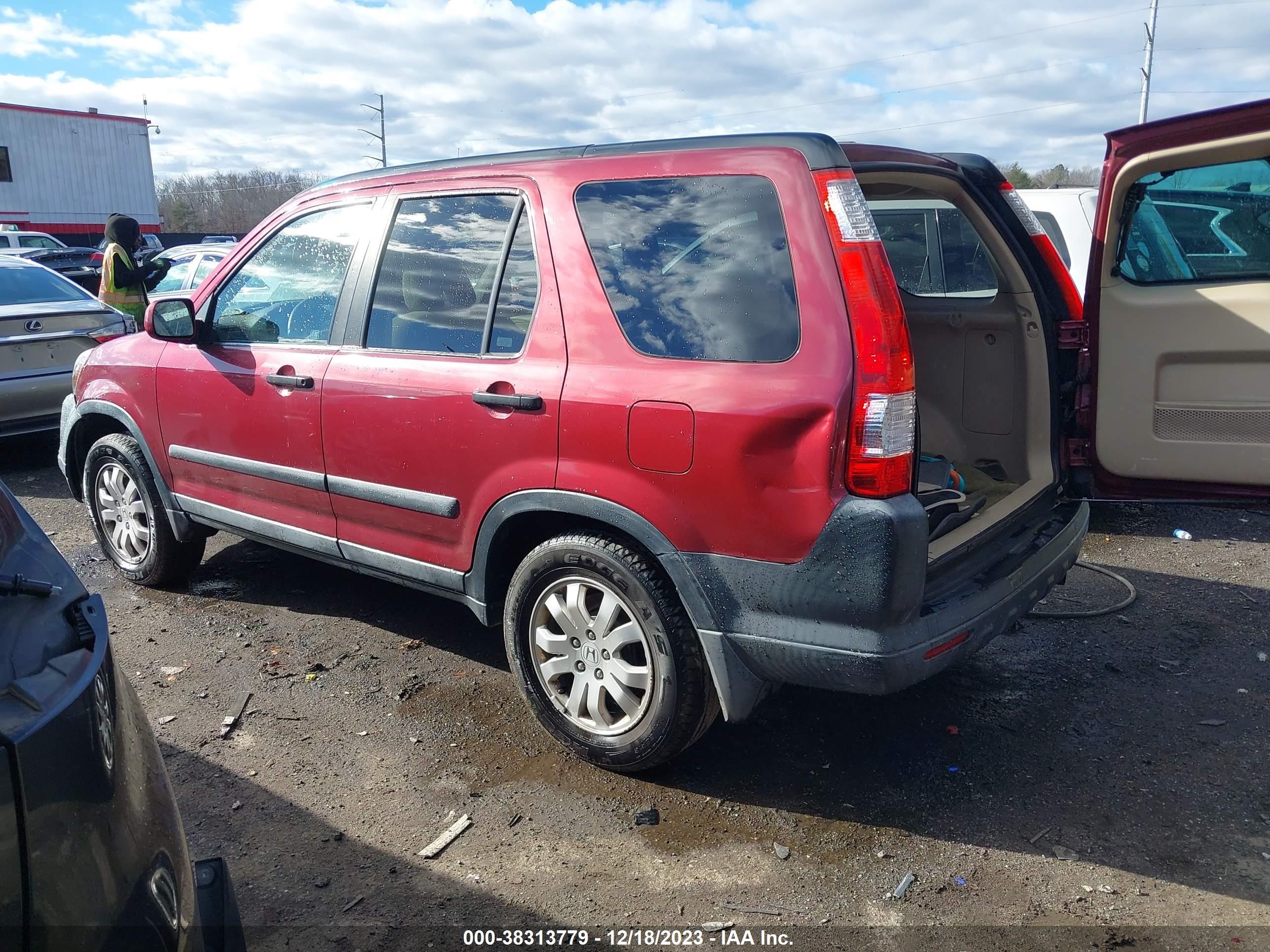 Photo 2 VIN: SHSRD78805U325022 - HONDA CR-V 