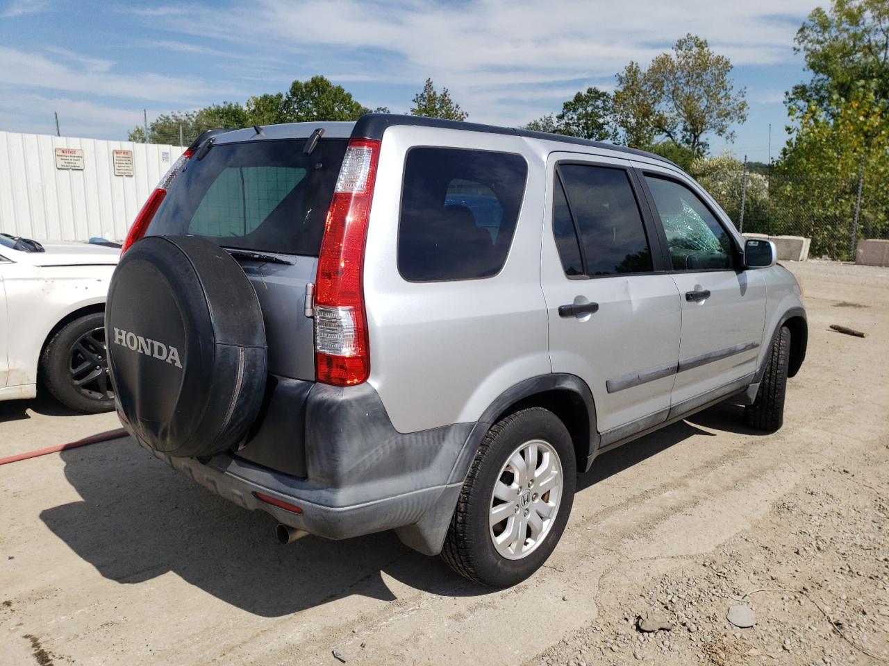 Photo 2 VIN: SHSRD78836U443020 - HONDA CR-V 