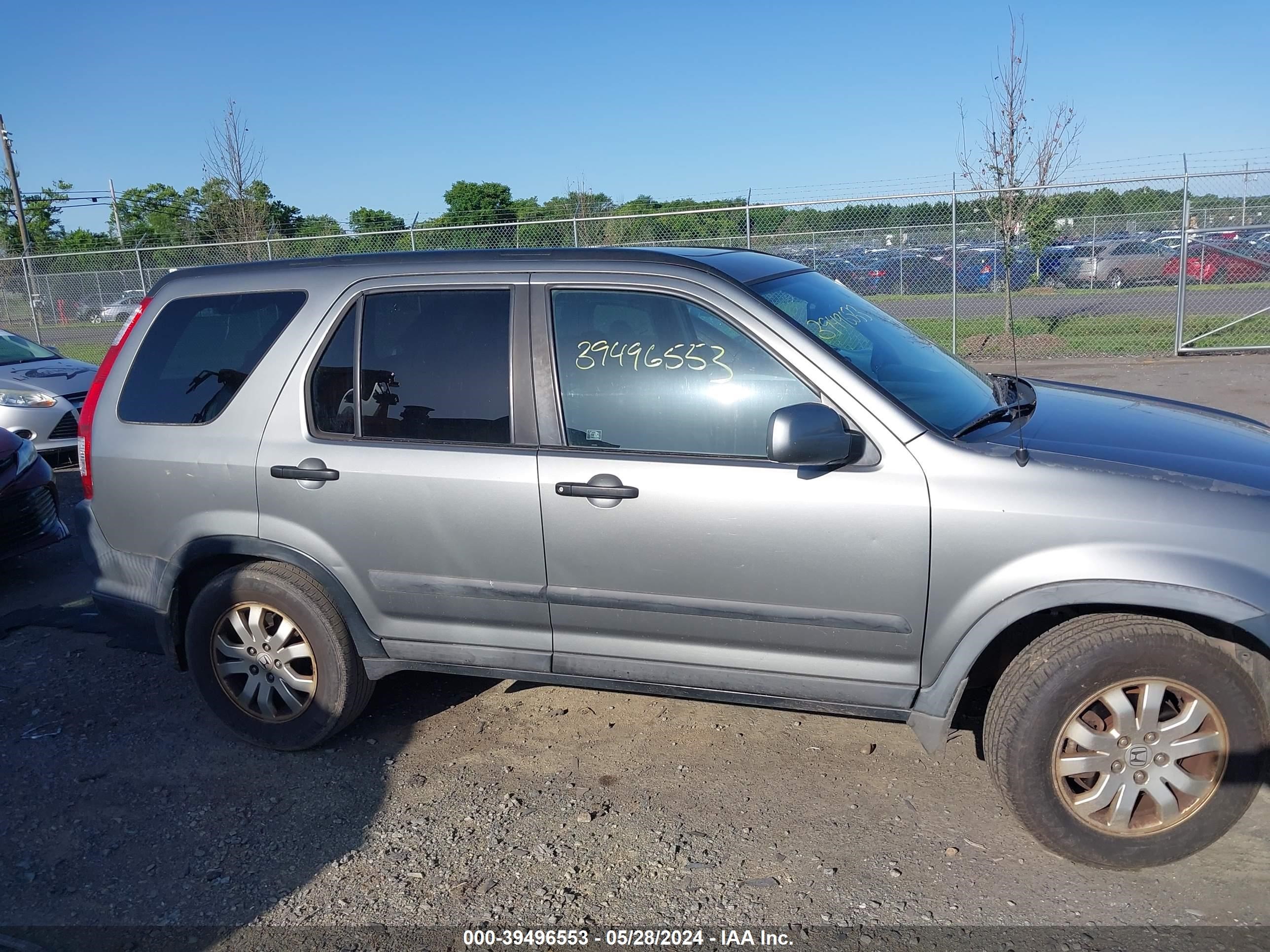 Photo 12 VIN: SHSRD78845U318641 - HONDA CR-V 