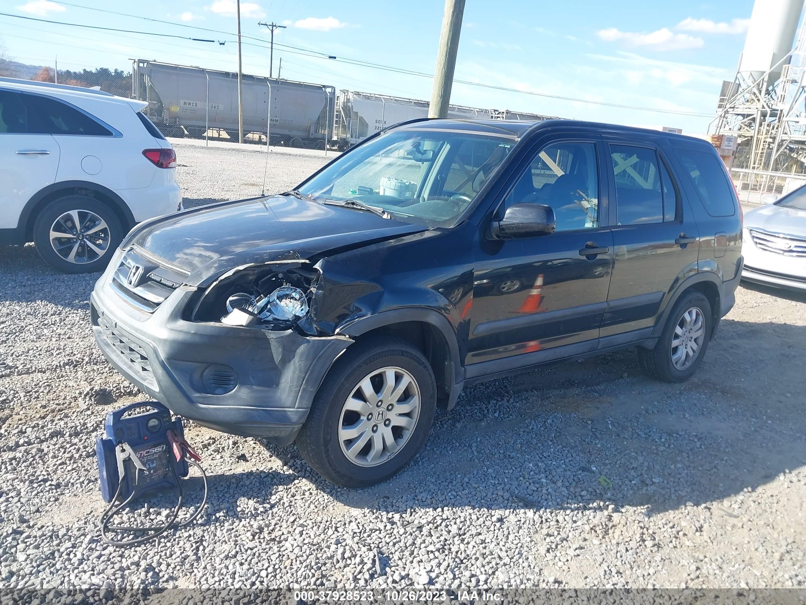 Photo 1 VIN: SHSRD78855U307440 - HONDA CR-V 