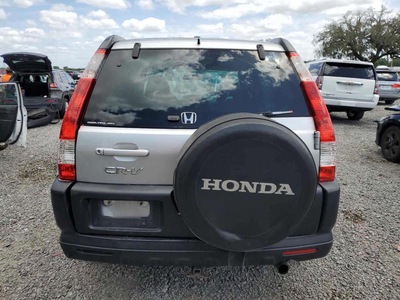 Photo 5 VIN: SHSRD78856U415543 - HONDA CR-V 