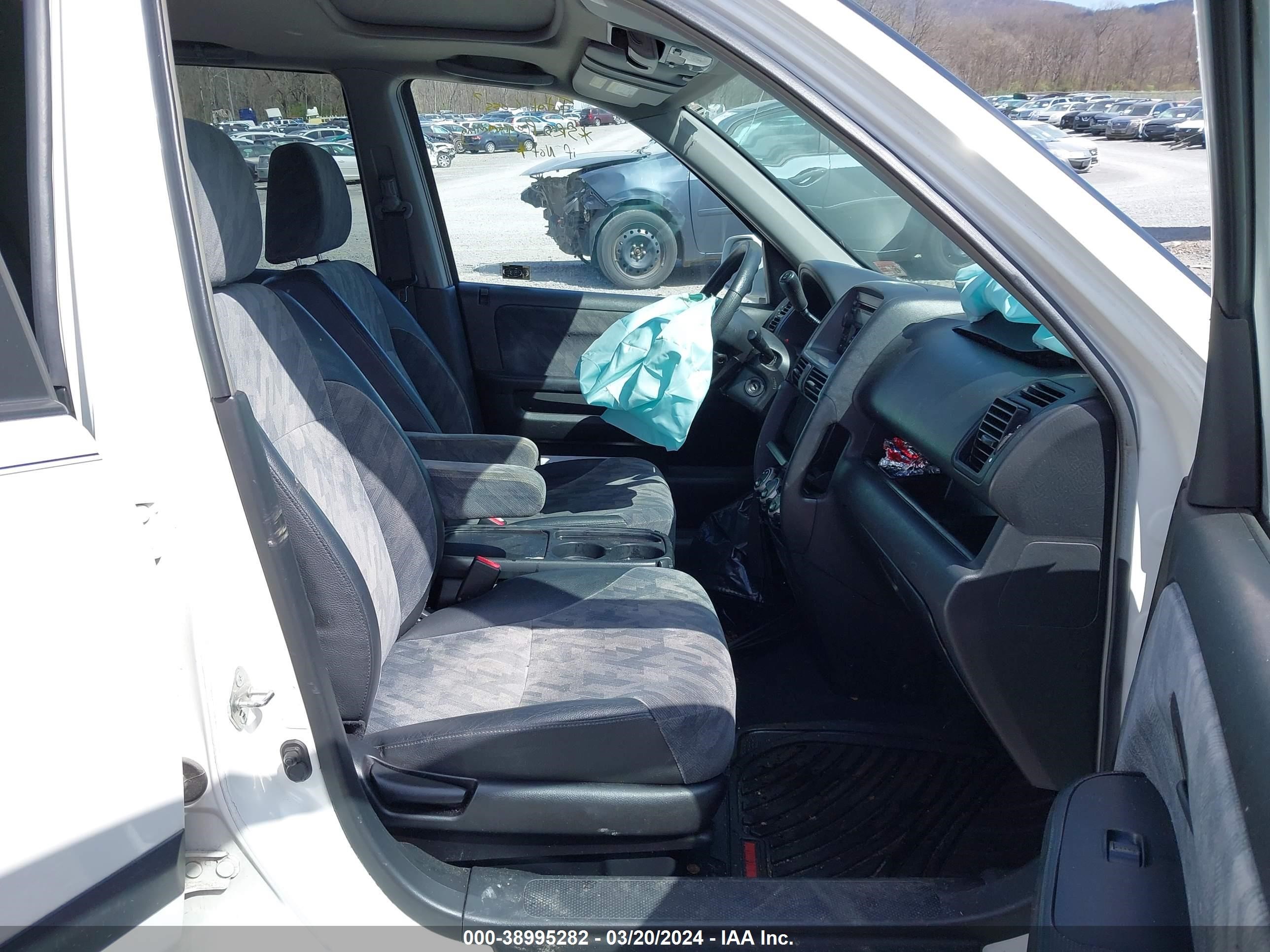 Photo 4 VIN: SHSRD78893U154414 - HONDA CR-V 