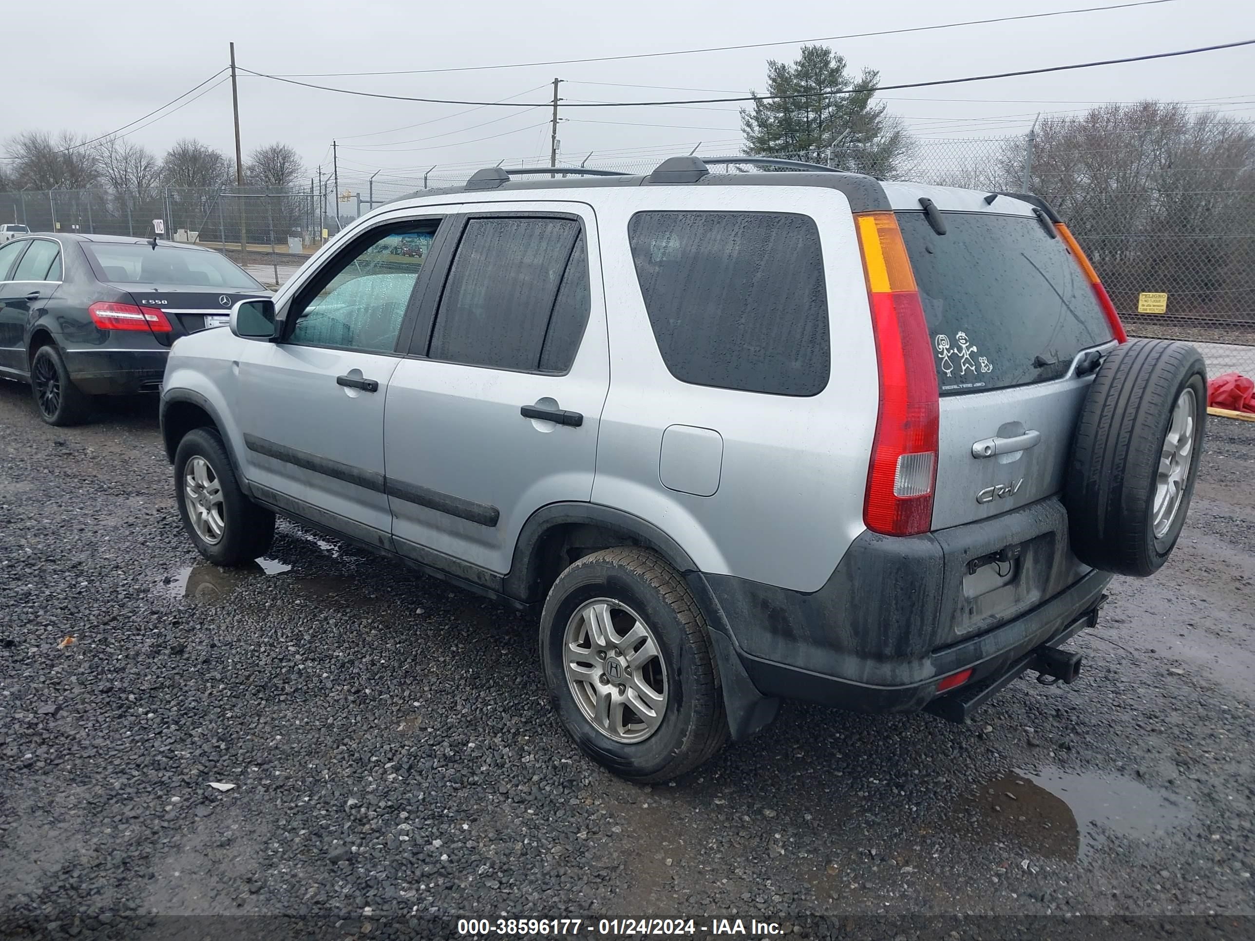 Photo 2 VIN: SHSRD788X2U000938 - HONDA CR-V 