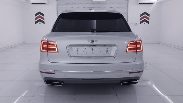 Photo 7 VIN: SJAAB14V8HC016310 - BENTLEY BENTAYGA 