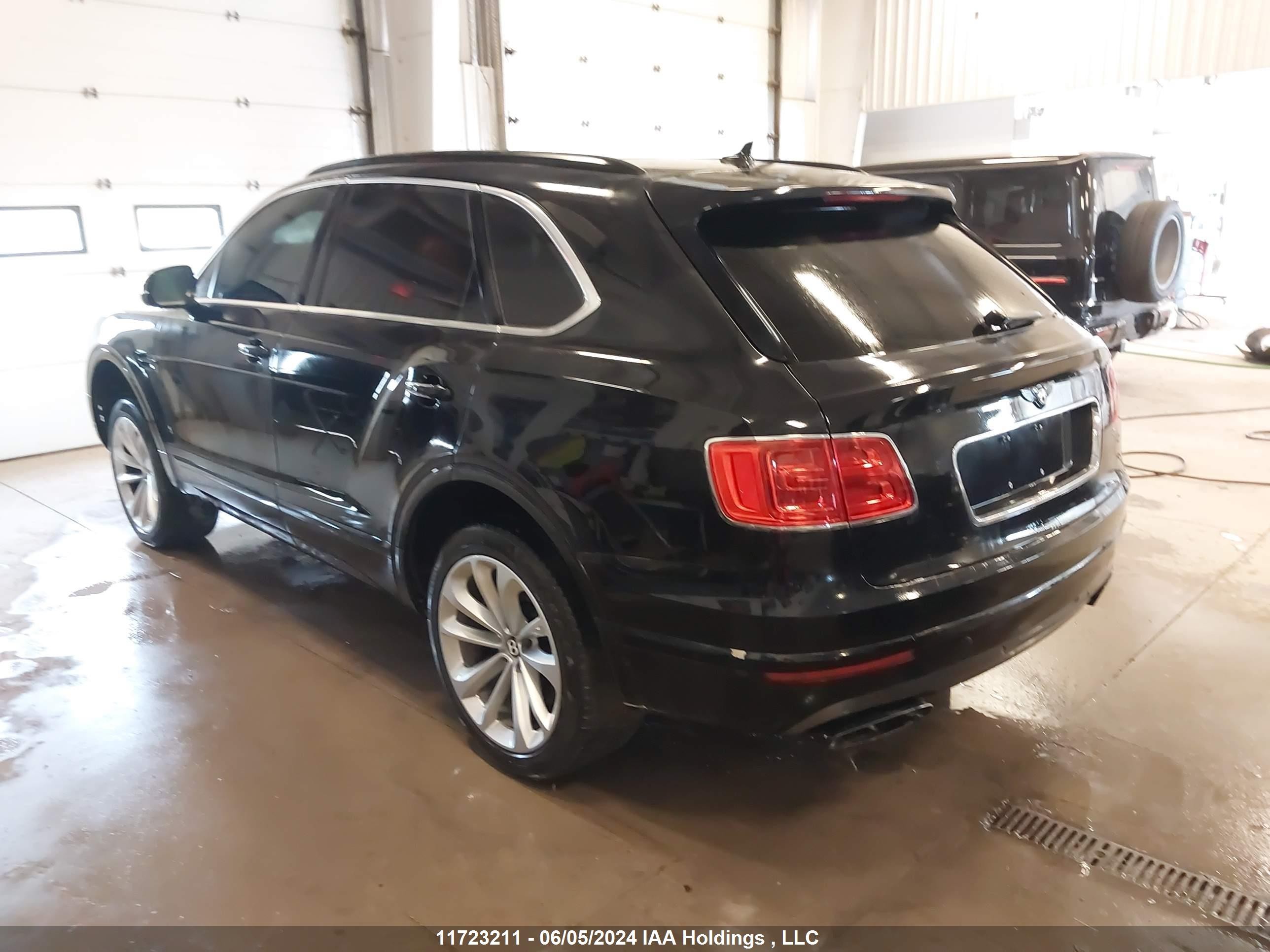 Photo 2 VIN: SJAAC2ZV4HC014811 - BENTLEY BENTAYGA 