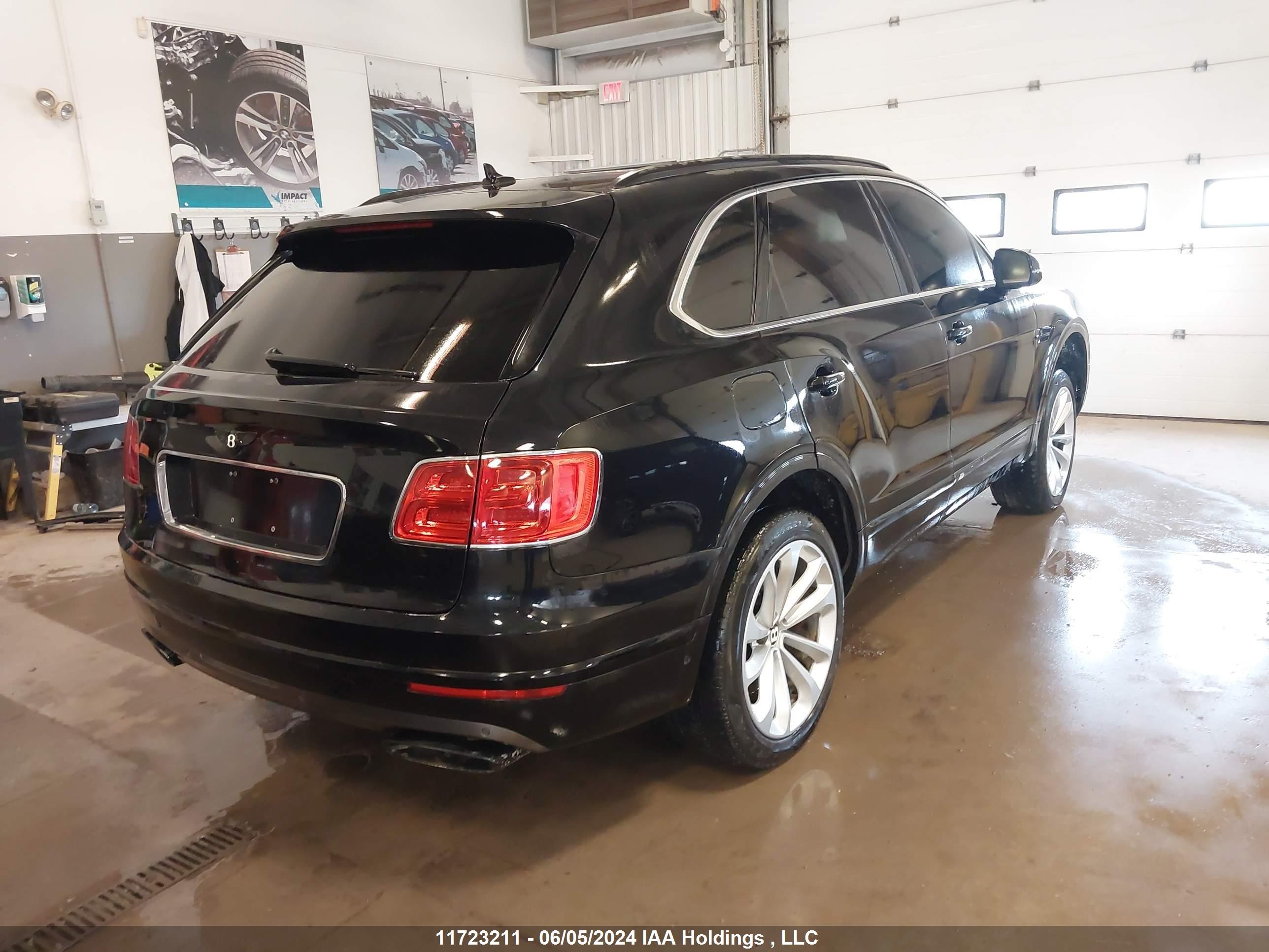 Photo 3 VIN: SJAAC2ZV4HC014811 - BENTLEY BENTAYGA 