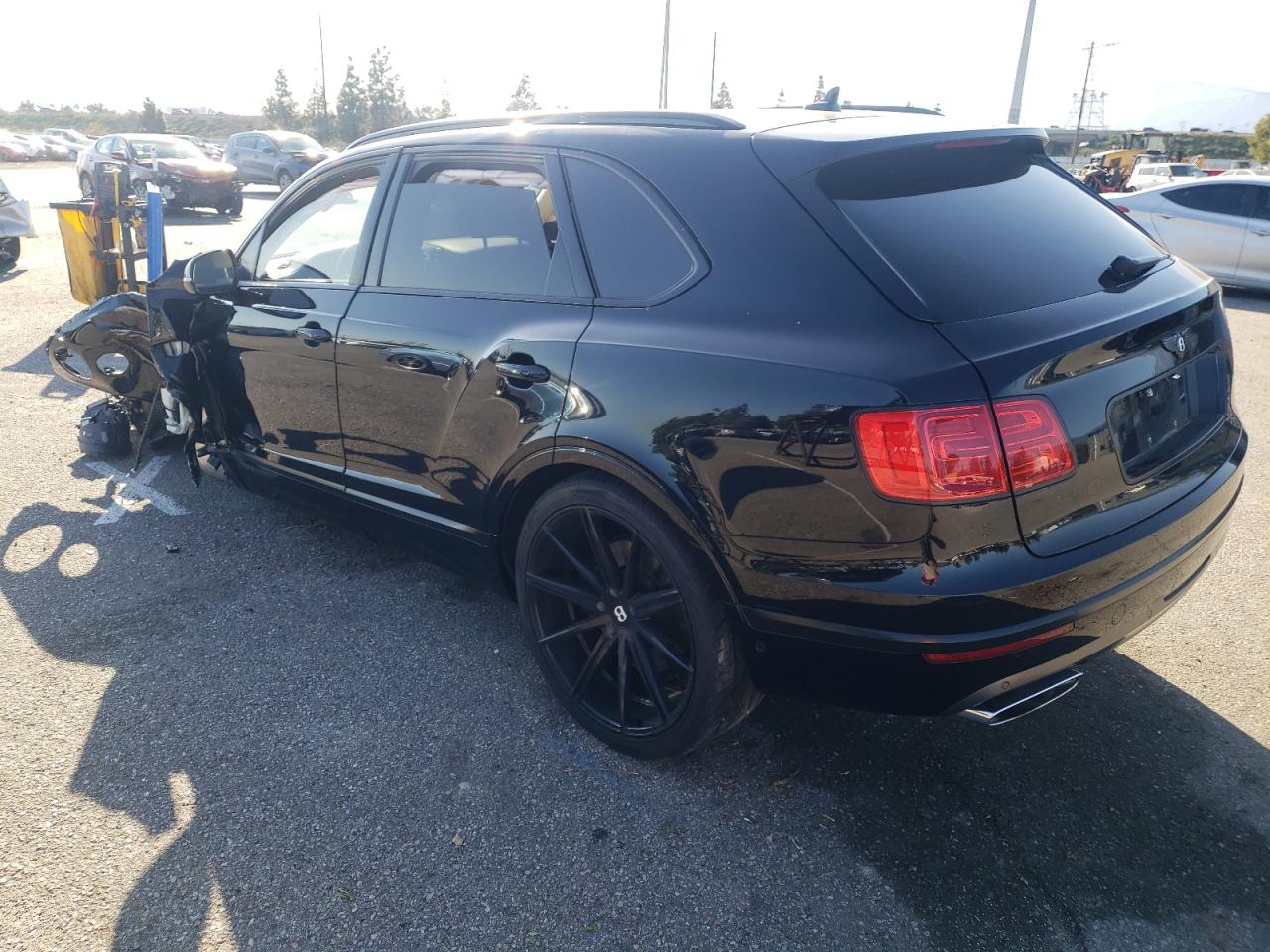 Photo 1 VIN: SJAAC2ZV5HC015773 - BENTLEY BENTAYGA 