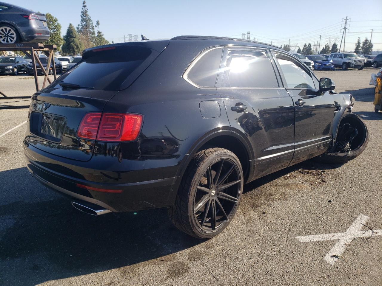 Photo 2 VIN: SJAAC2ZV5HC015773 - BENTLEY BENTAYGA 