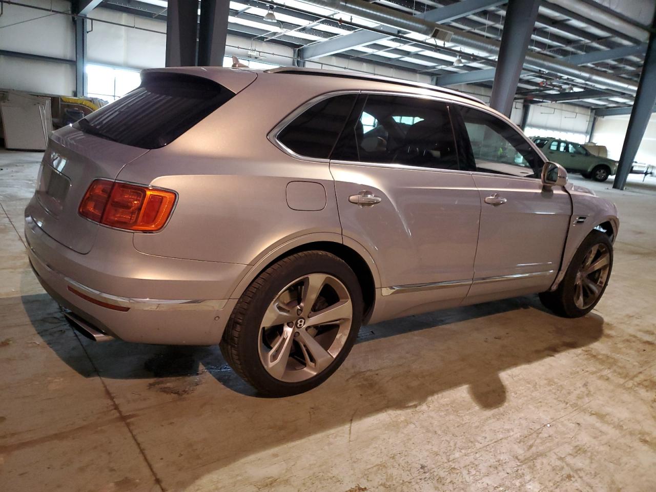 Photo 2 VIN: SJAAC2ZV6JC016839 - BENTLEY BENTAYGA 