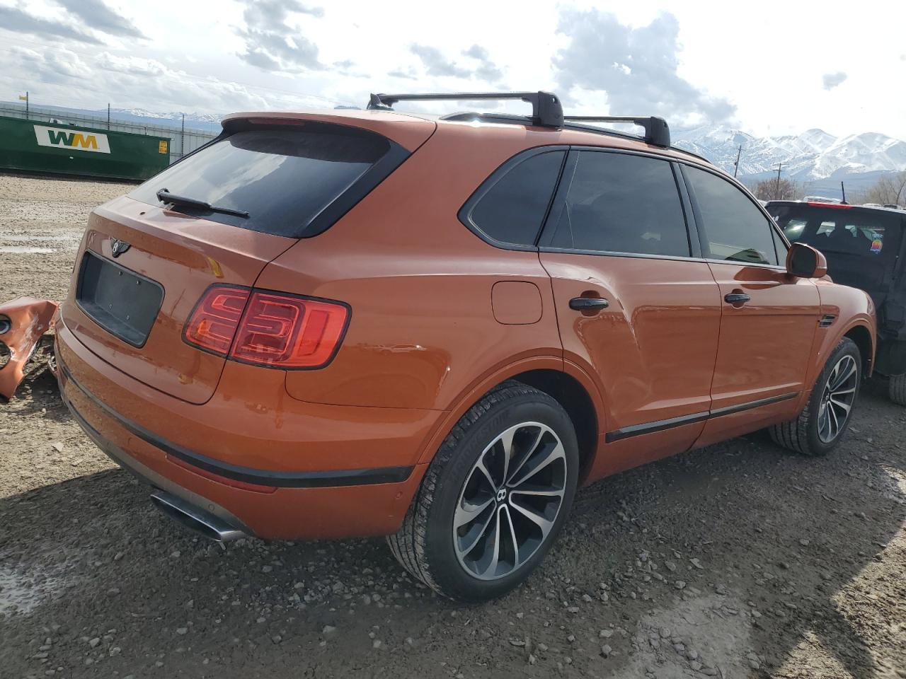 Photo 2 VIN: SJAAC2ZV7HC014060 - BENTLEY BENTAYGA 