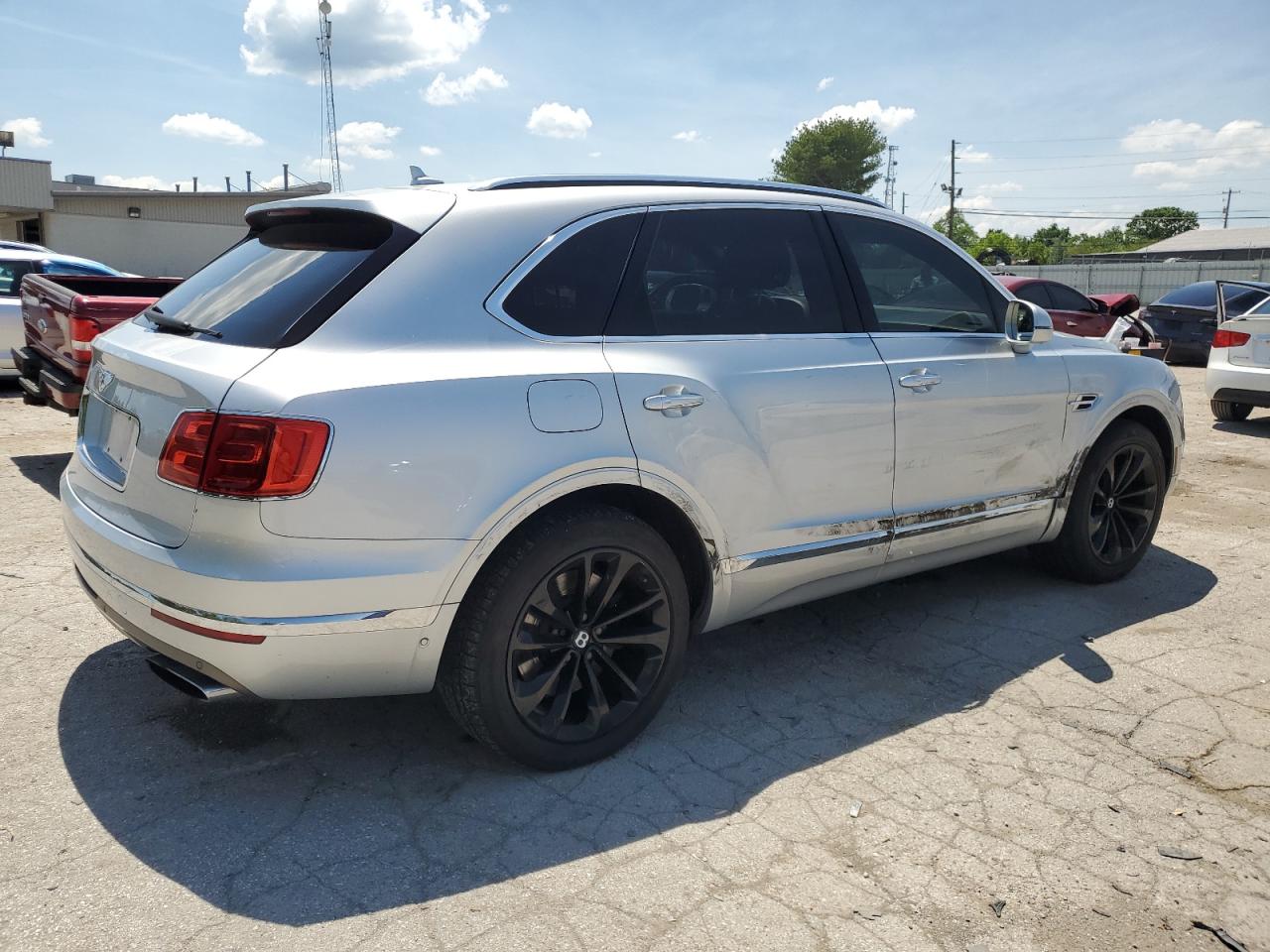 Photo 2 VIN: SJAAC2ZV9HC016022 - BENTLEY BENTAYGA 