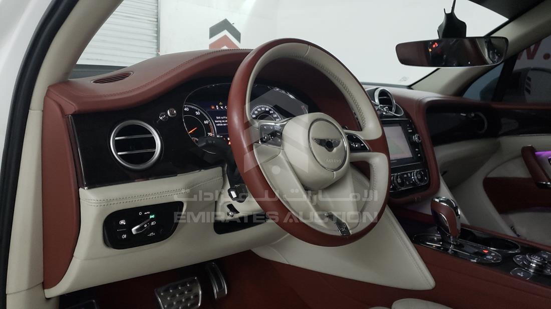 Photo 10 VIN: SJAAF1ZV8JC018402 - BENTLEY BENTAYGA 