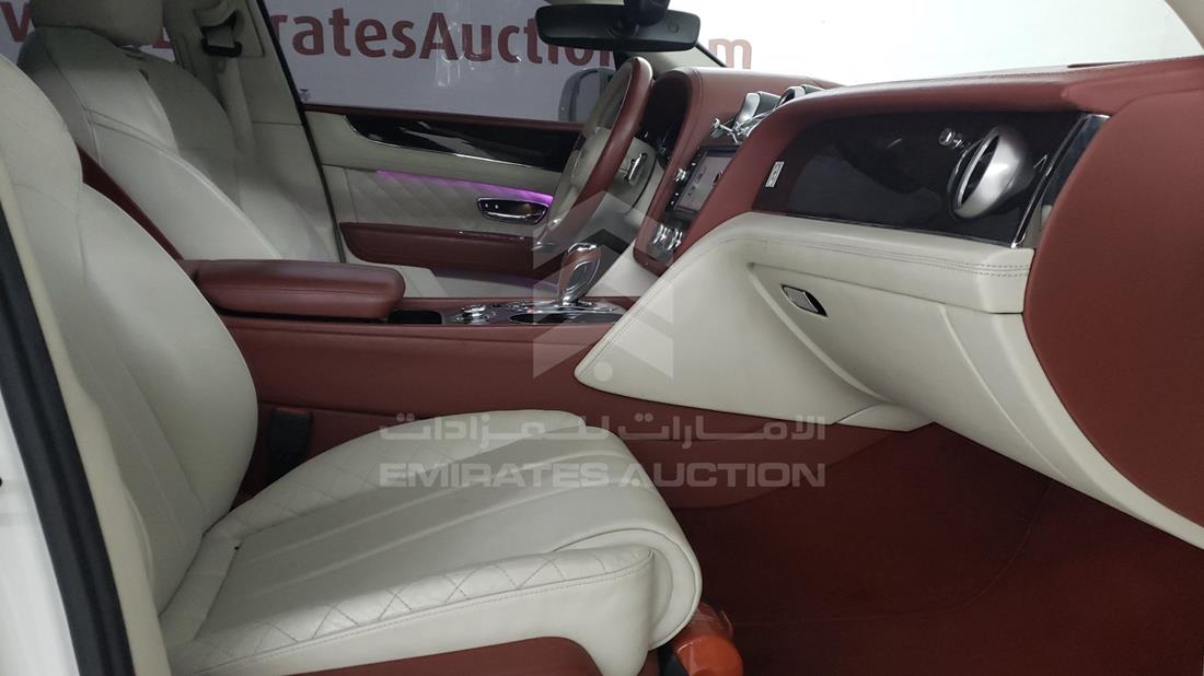 Photo 32 VIN: SJAAF1ZV8JC018402 - BENTLEY BENTAYGA 