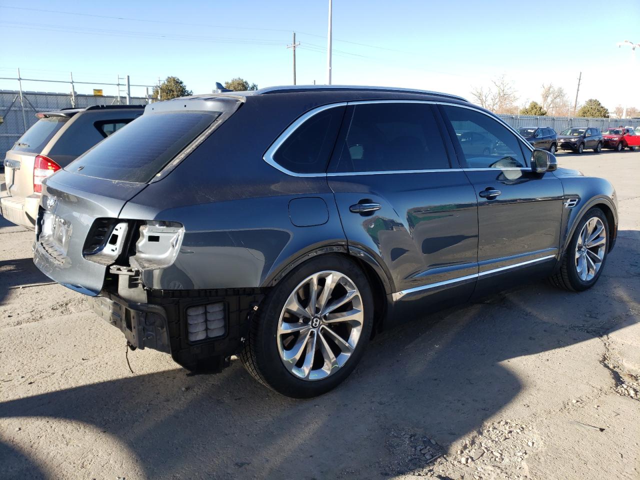 Photo 2 VIN: SJAAM2ZV2KC025195 - BENTLEY BENTAYGA 