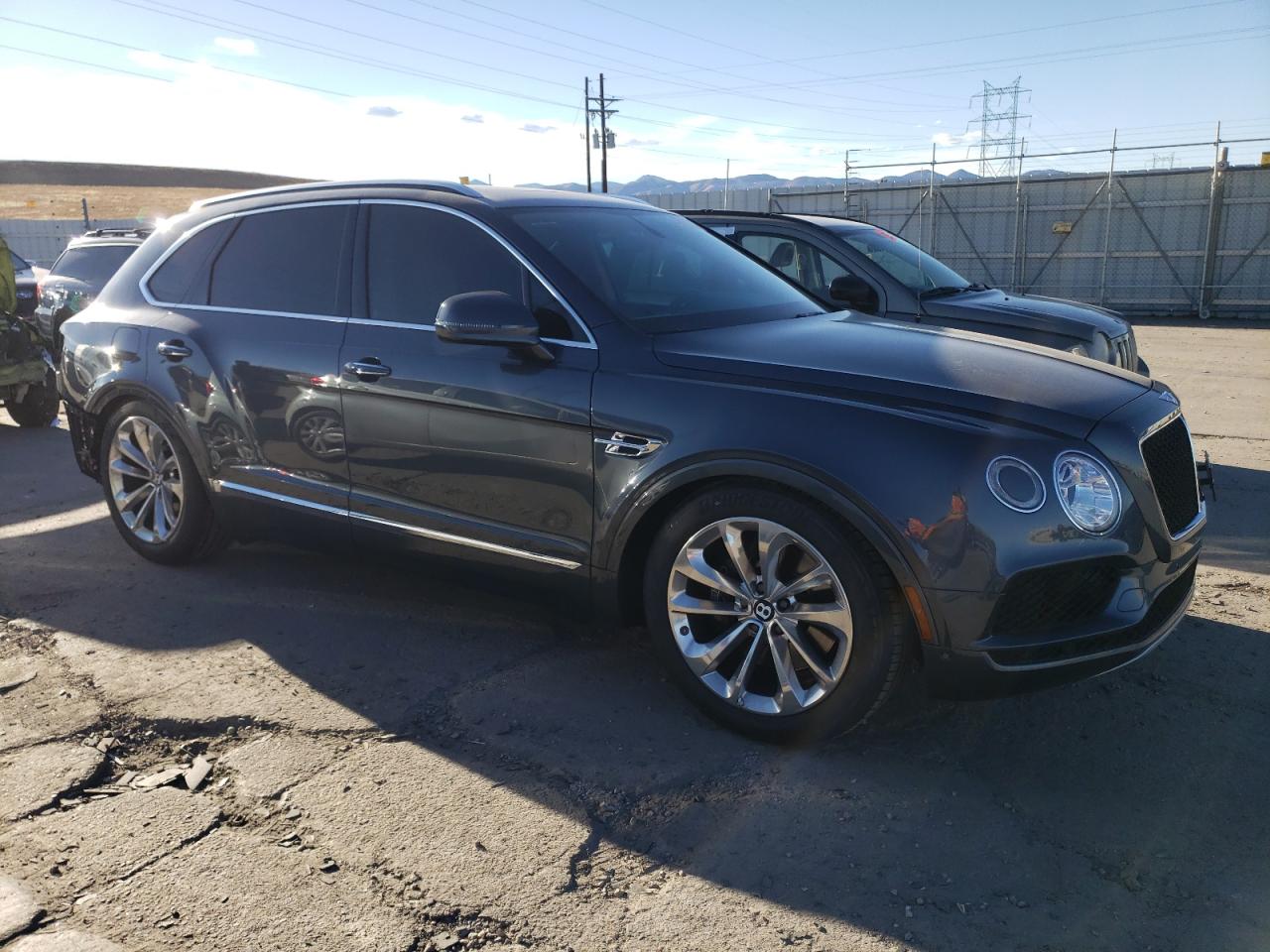 Photo 3 VIN: SJAAM2ZV2KC025195 - BENTLEY BENTAYGA 