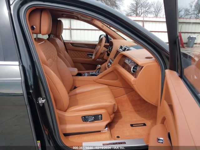 Photo 4 VIN: SJAAM2ZV4NC012243 - BENTLEY BENTAYGA 