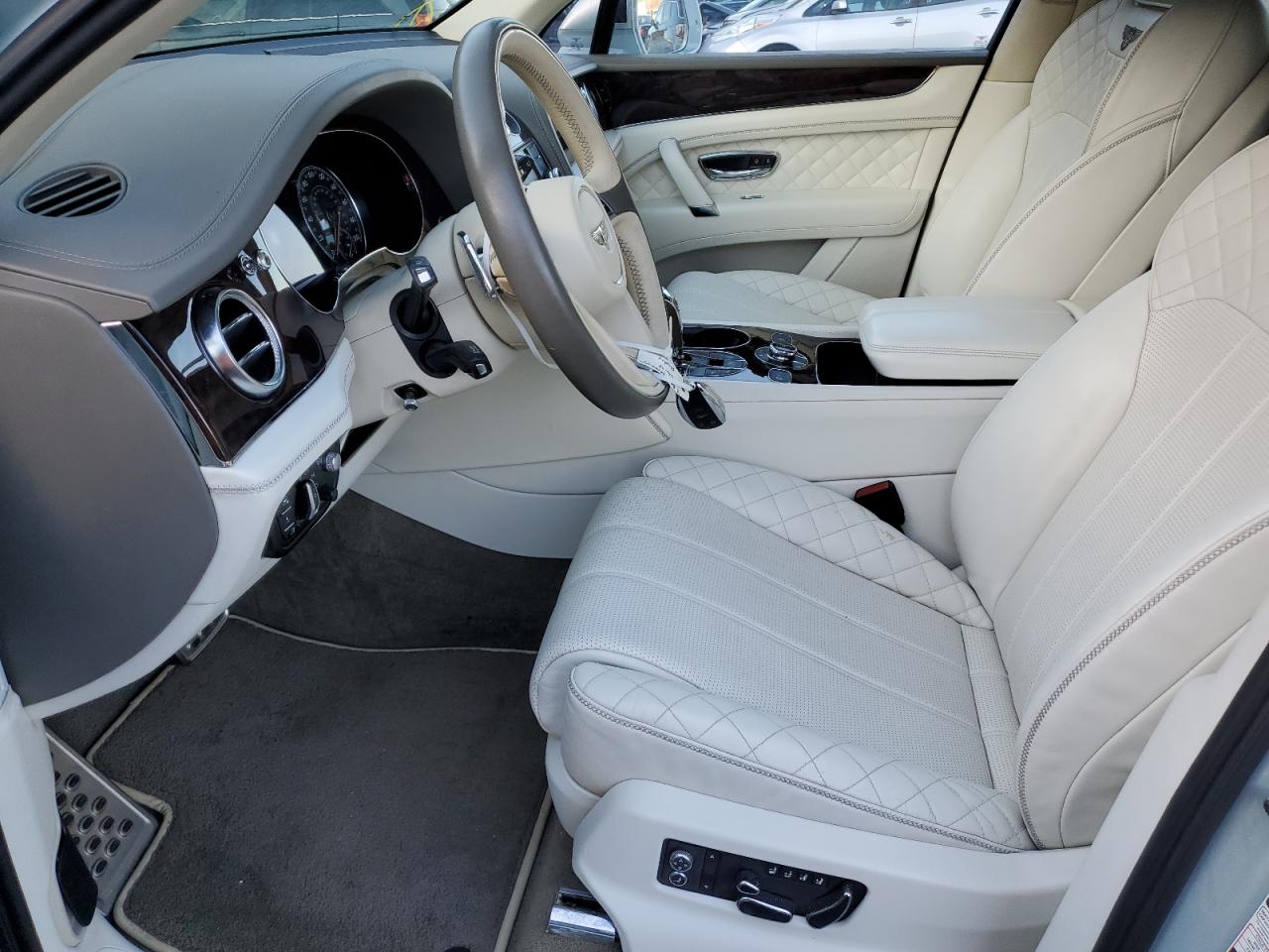 Photo 6 VIN: SJAAM2ZV9KC024626 - BENTLEY BENTAYGA 