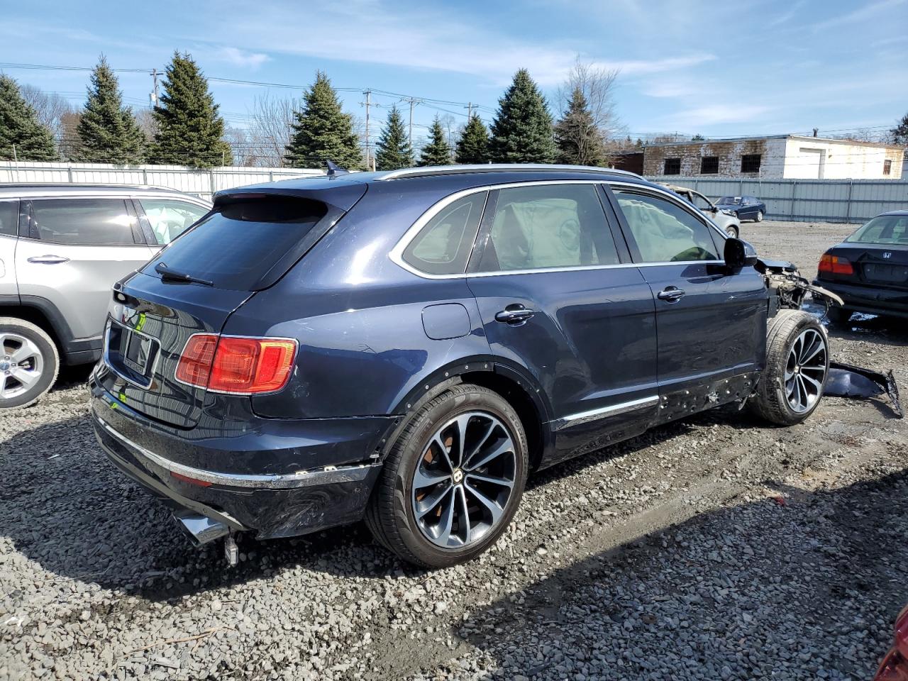 Photo 2 VIN: SJAAM2ZV9LC028385 - BENTLEY BENTAYGA 