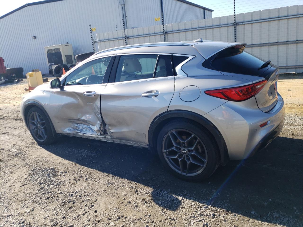 Photo 1 VIN: SJKCH5CP0HA020957 - INFINITI QX30 