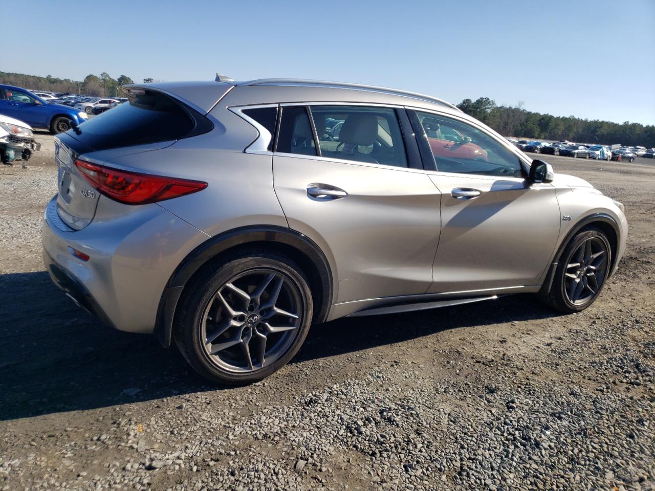 Photo 2 VIN: SJKCH5CP0HA020957 - INFINITI QX30 