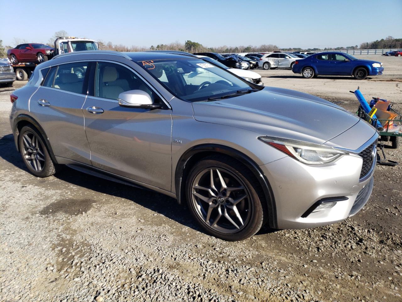 Photo 3 VIN: SJKCH5CP0HA020957 - INFINITI QX30 