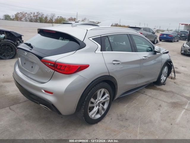 Photo 3 VIN: SJKCH5CP0HA026015 - INFINITI QX30 