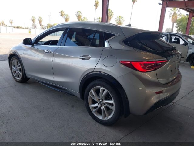 Photo 2 VIN: SJKCH5CP0JA054001 - INFINITI QX30 