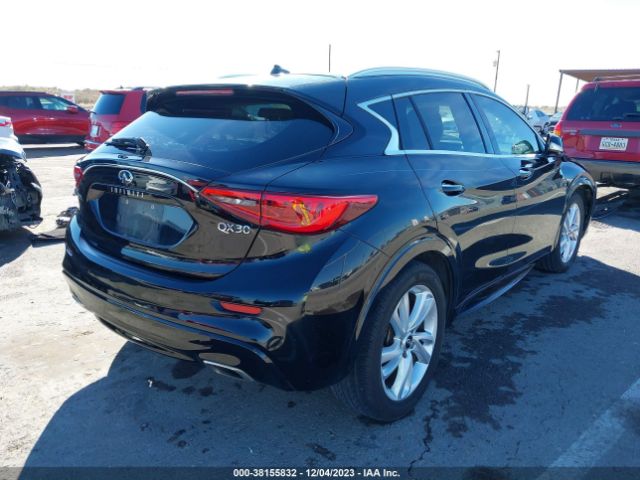 Photo 3 VIN: SJKCH5CP1HA017176 - INFINITI QX30 