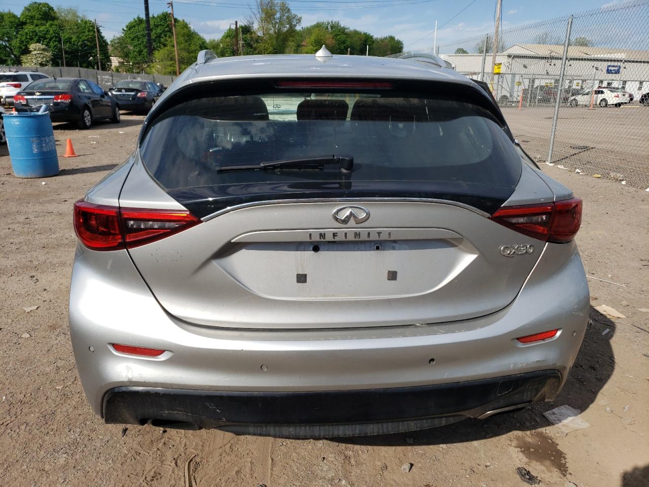 Photo 5 VIN: SJKCH5CP1HA029313 - INFINITI QX30 