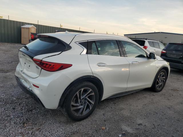 Photo 2 VIN: SJKCH5CP1JA045047 - INFINITI QX30 BASE 