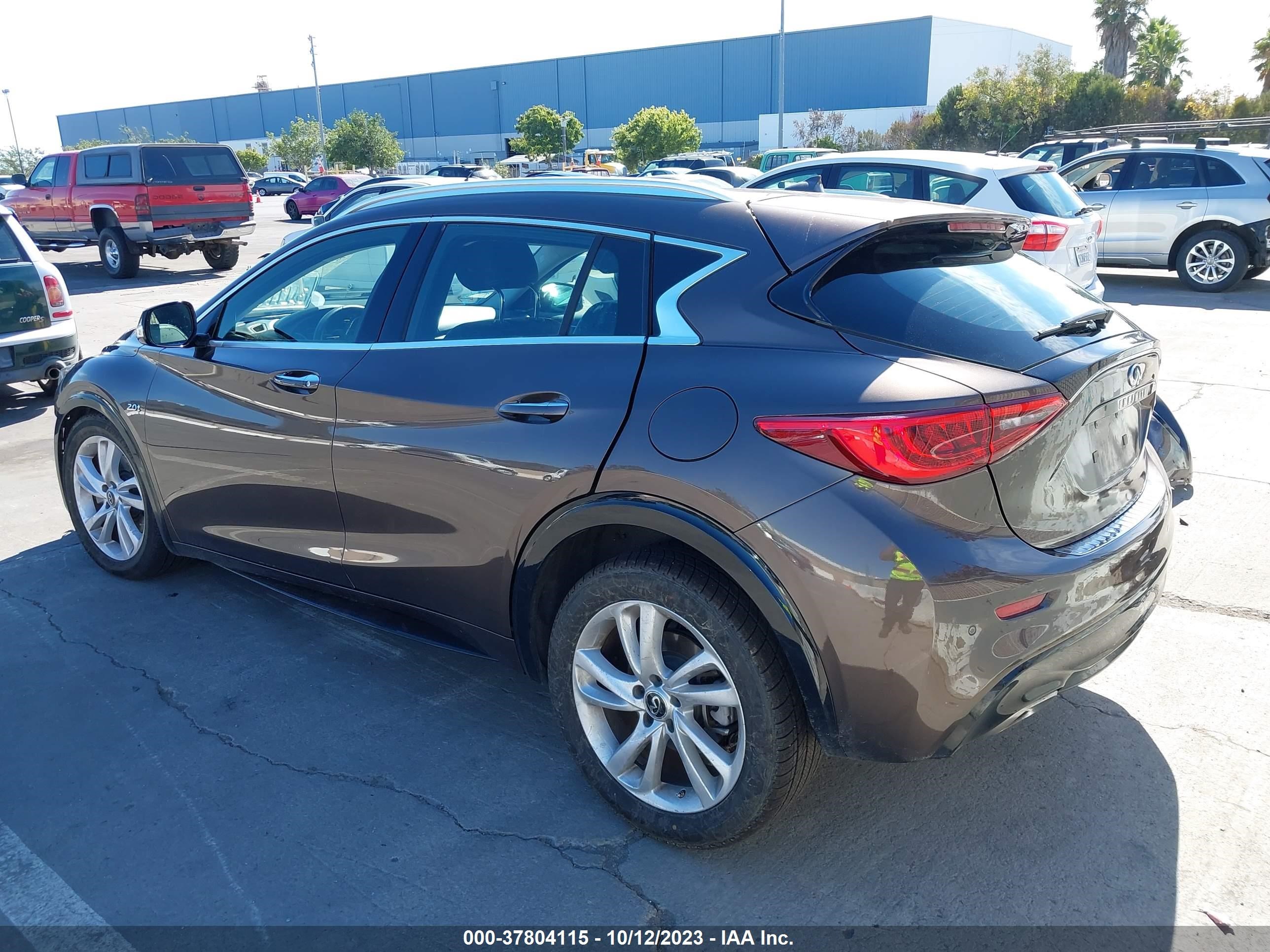 Photo 2 VIN: SJKCH5CP1JA046442 - INFINITI QX30 