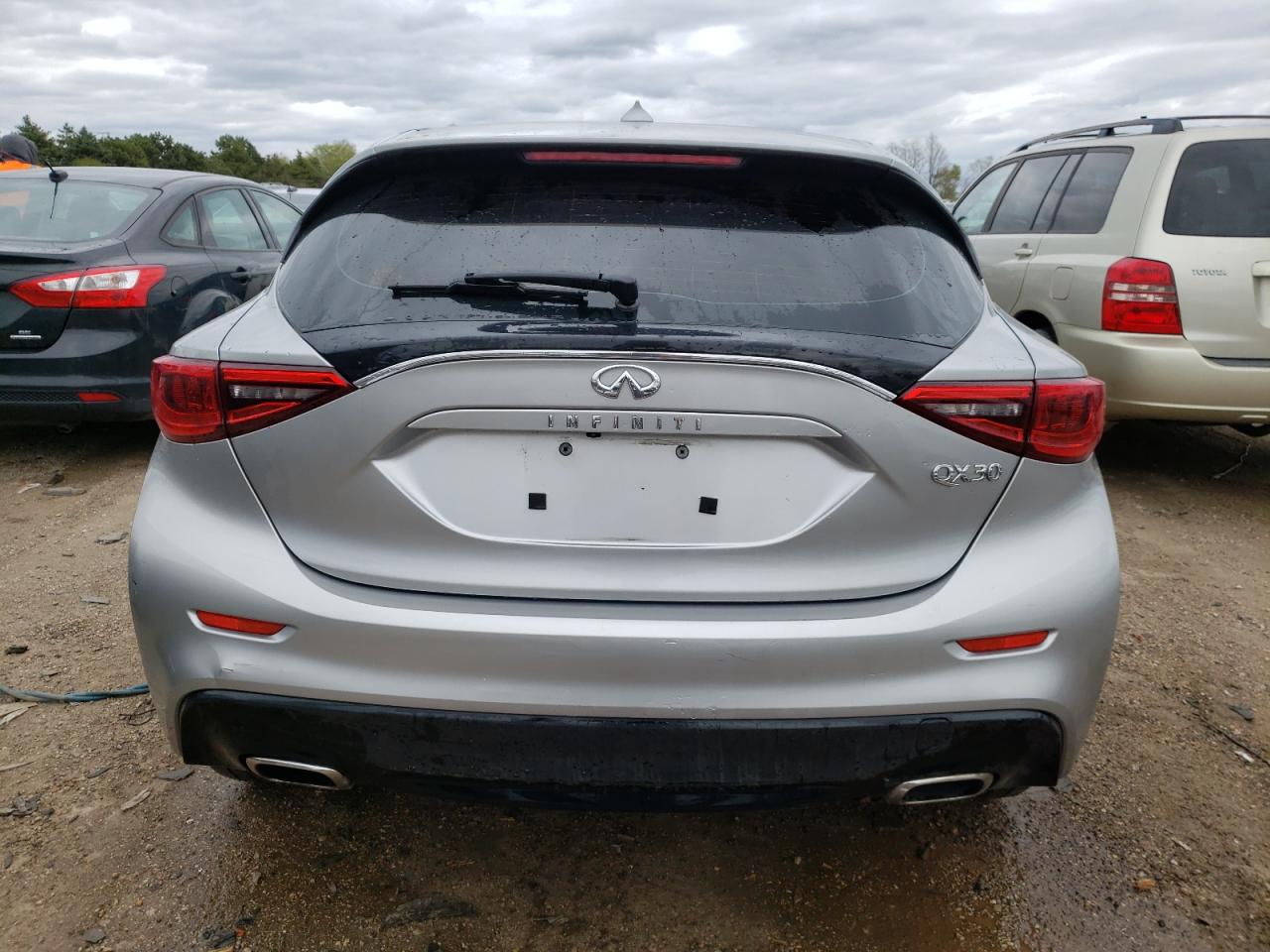 Photo 5 VIN: SJKCH5CP1JA058137 - INFINITI QX30 