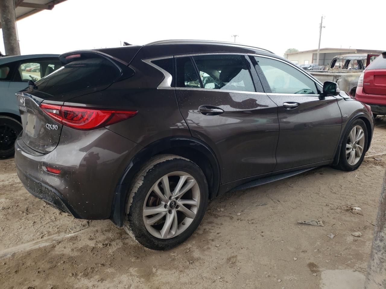 Photo 2 VIN: SJKCH5CP1KA007559 - INFINITI QX30 