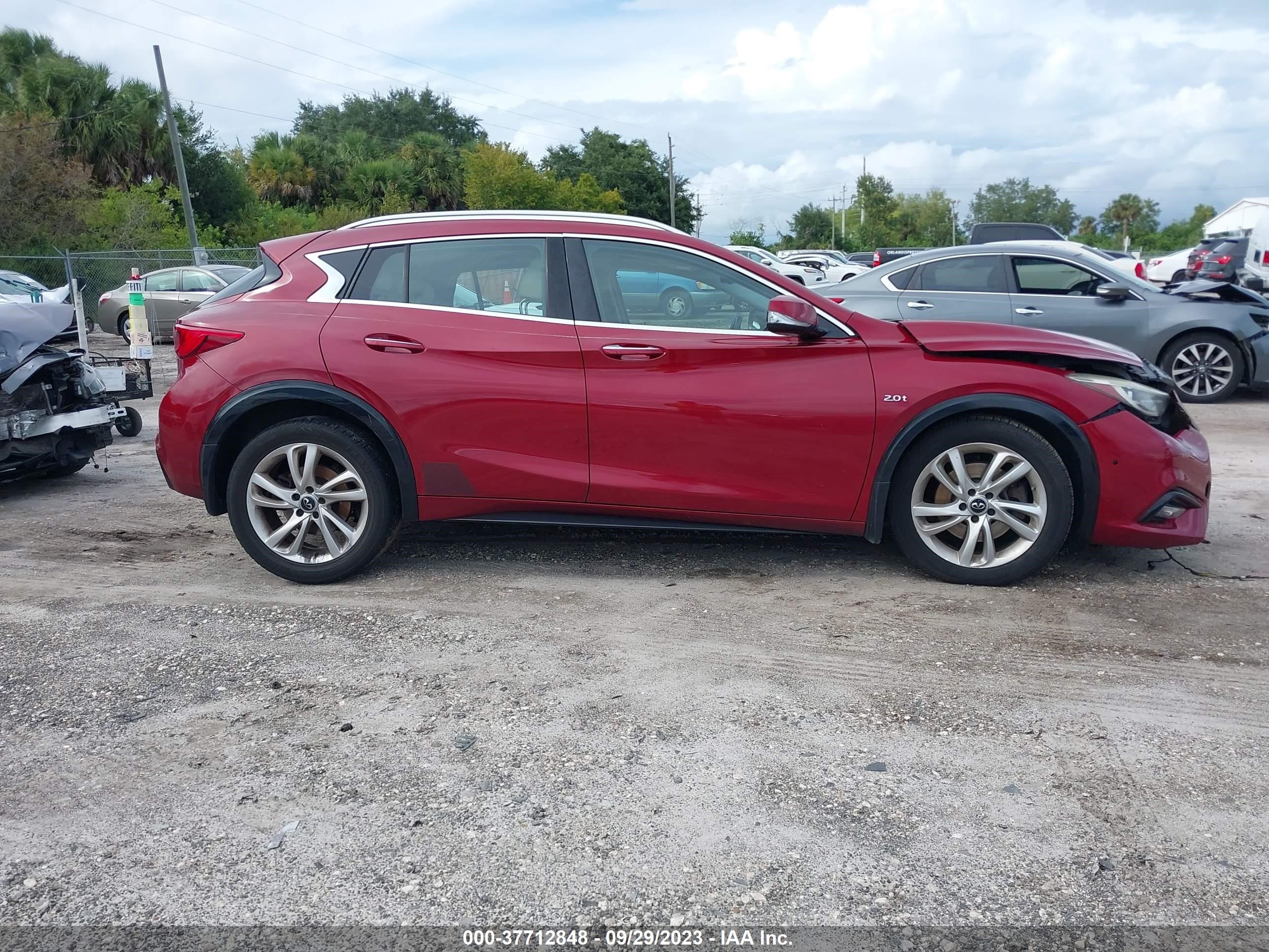 Photo 12 VIN: SJKCH5CP2HA018949 - INFINITI QX30 